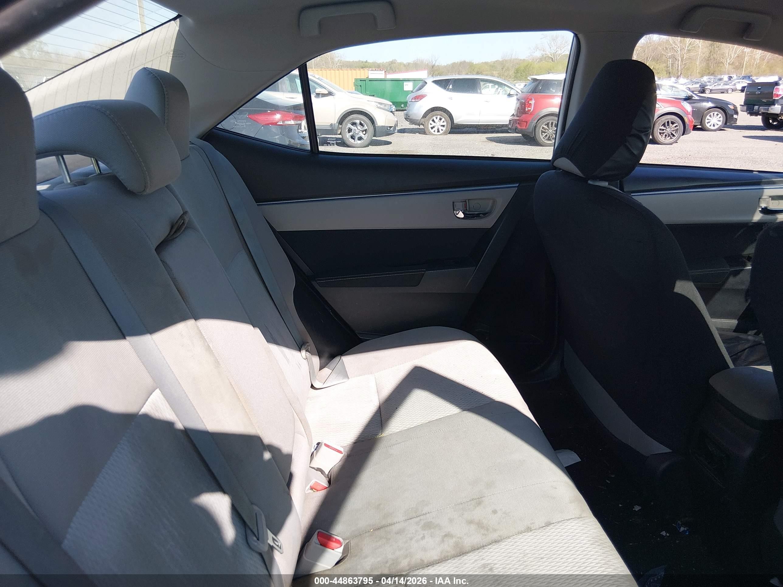 2016 Toyota Corolla Le White vin: 2T1BURHEXGC708306