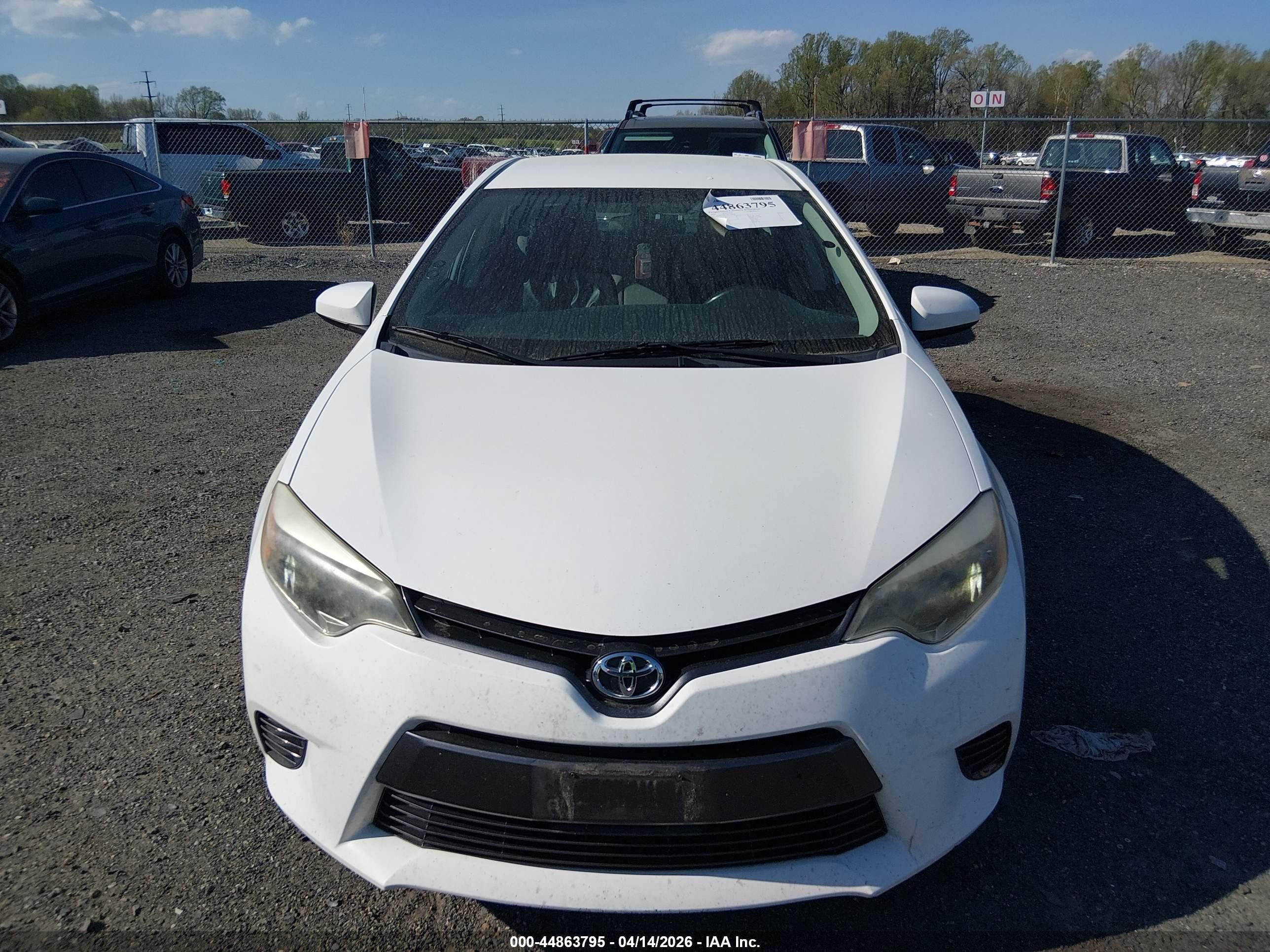 2016 Toyota Corolla Le White vin: 2T1BURHEXGC708306