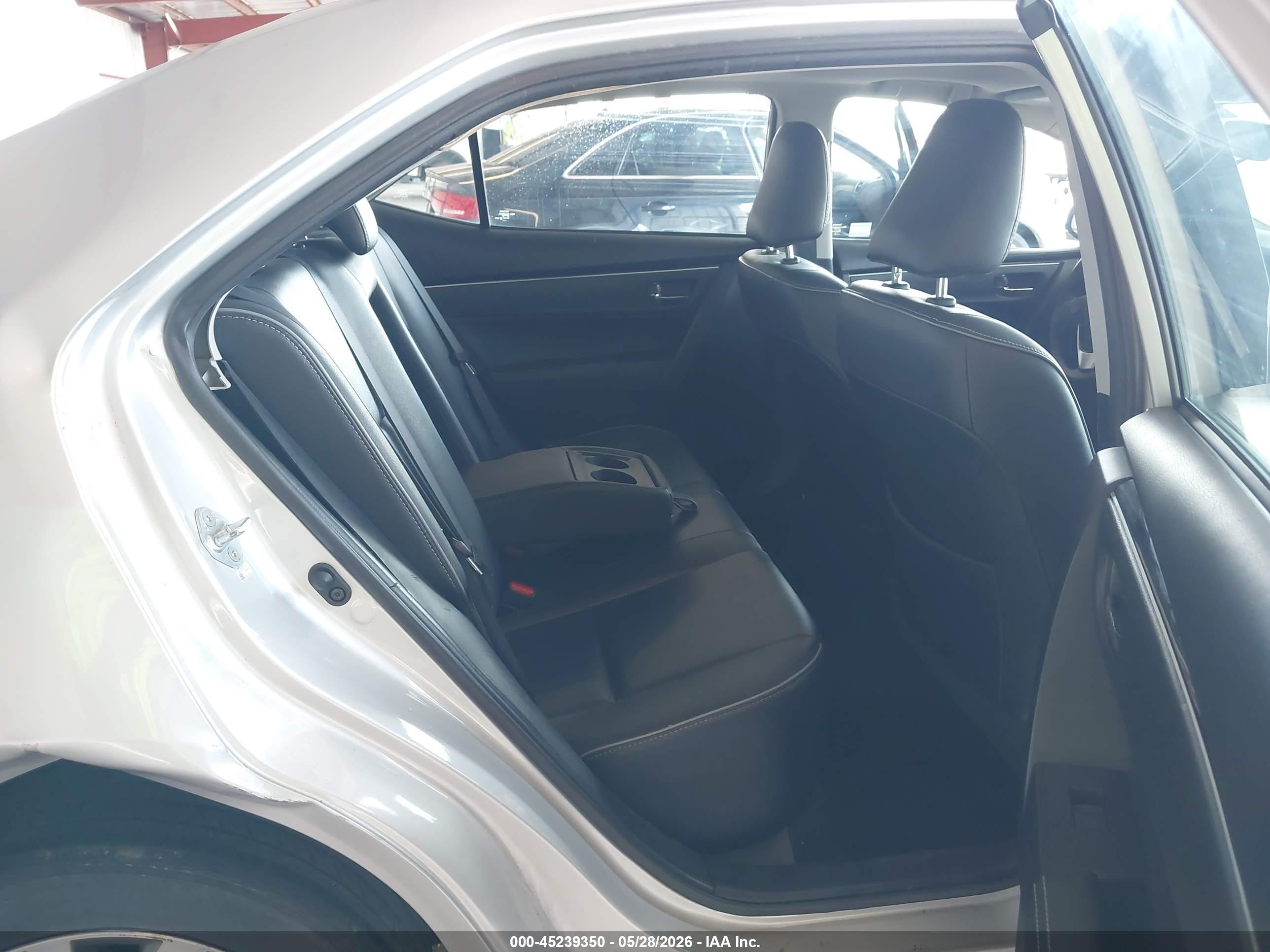 2017 Toyota Corolla Xle Silver vin: 2T1BURHEXHC752677