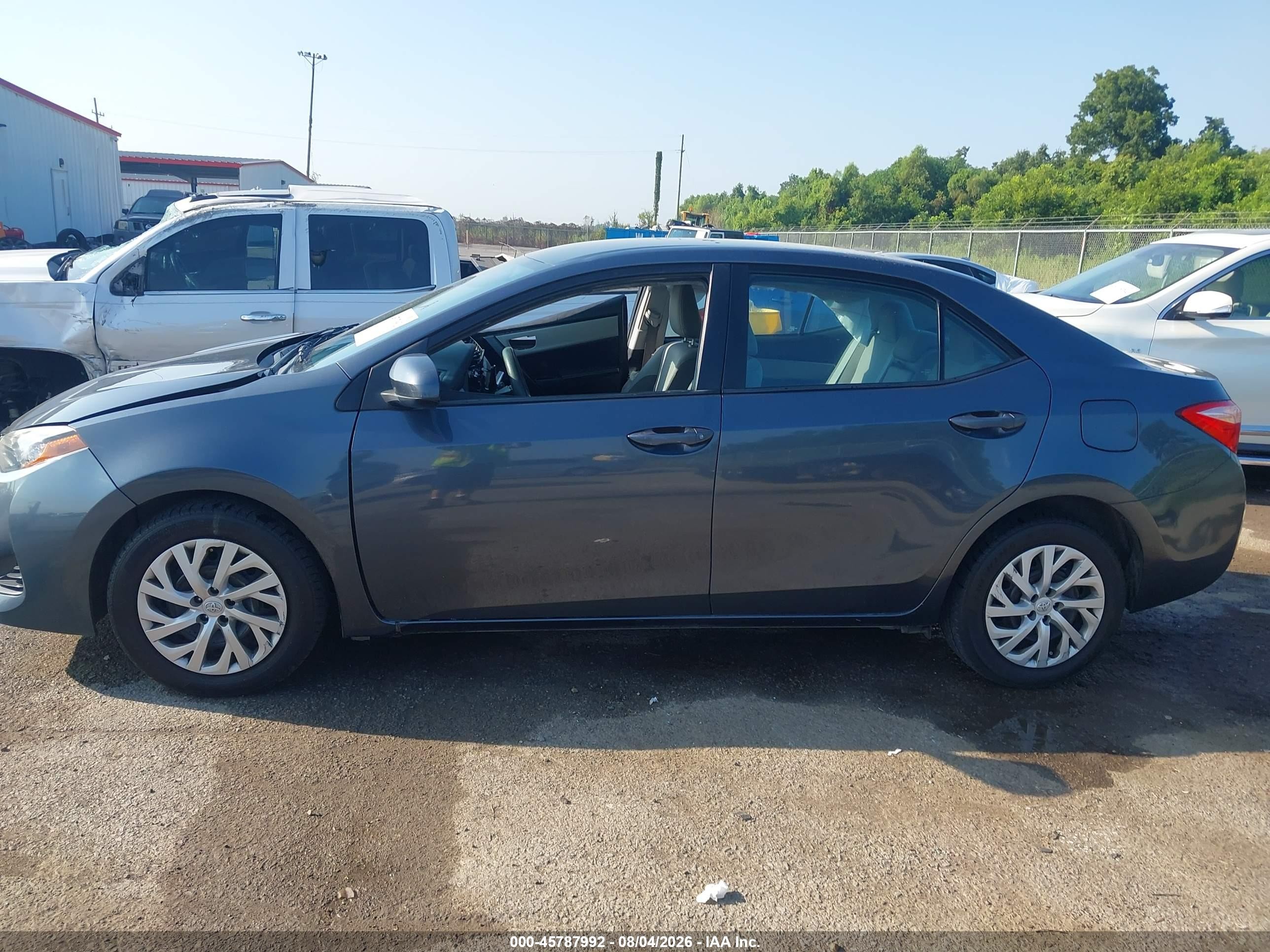 2017 Toyota Corolla Le Gray vin: 2T1BURHEXHC829029
