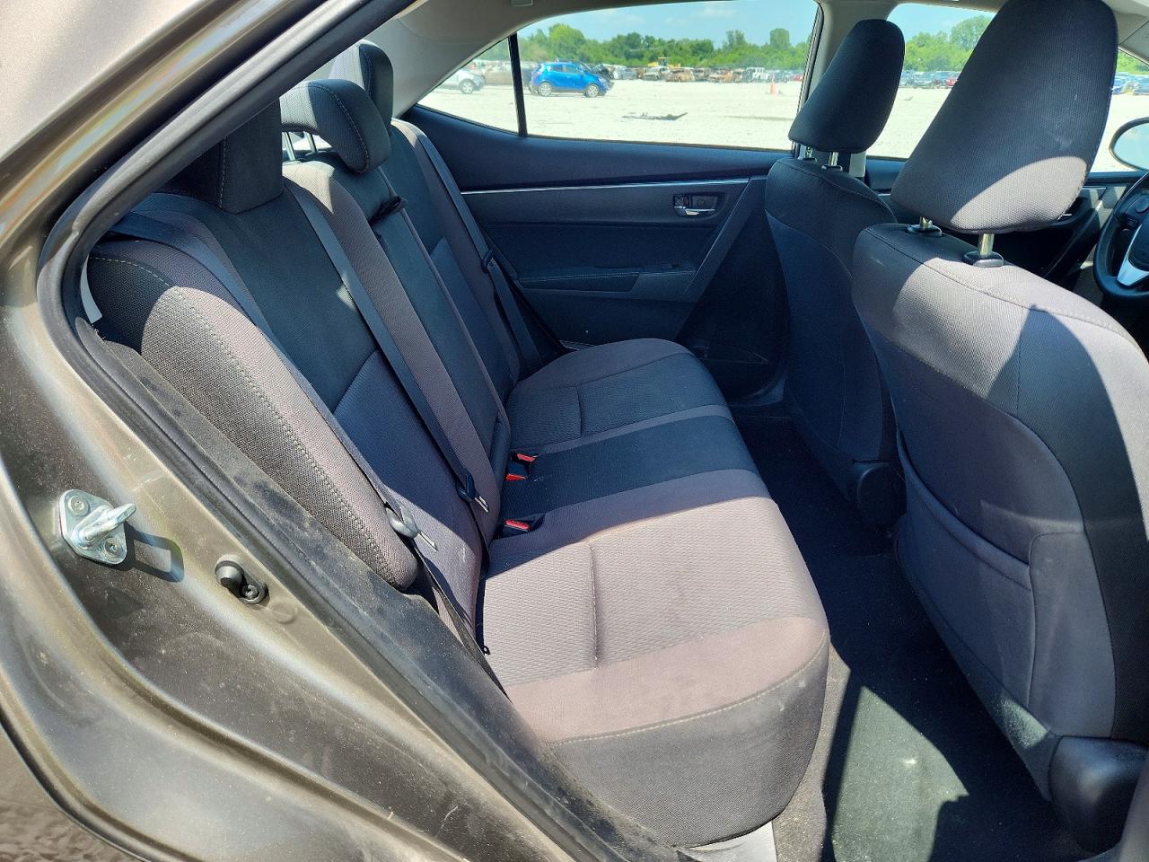 2017 Toyota Corolla Le Серый vin: 2T1BURHEXHC858904