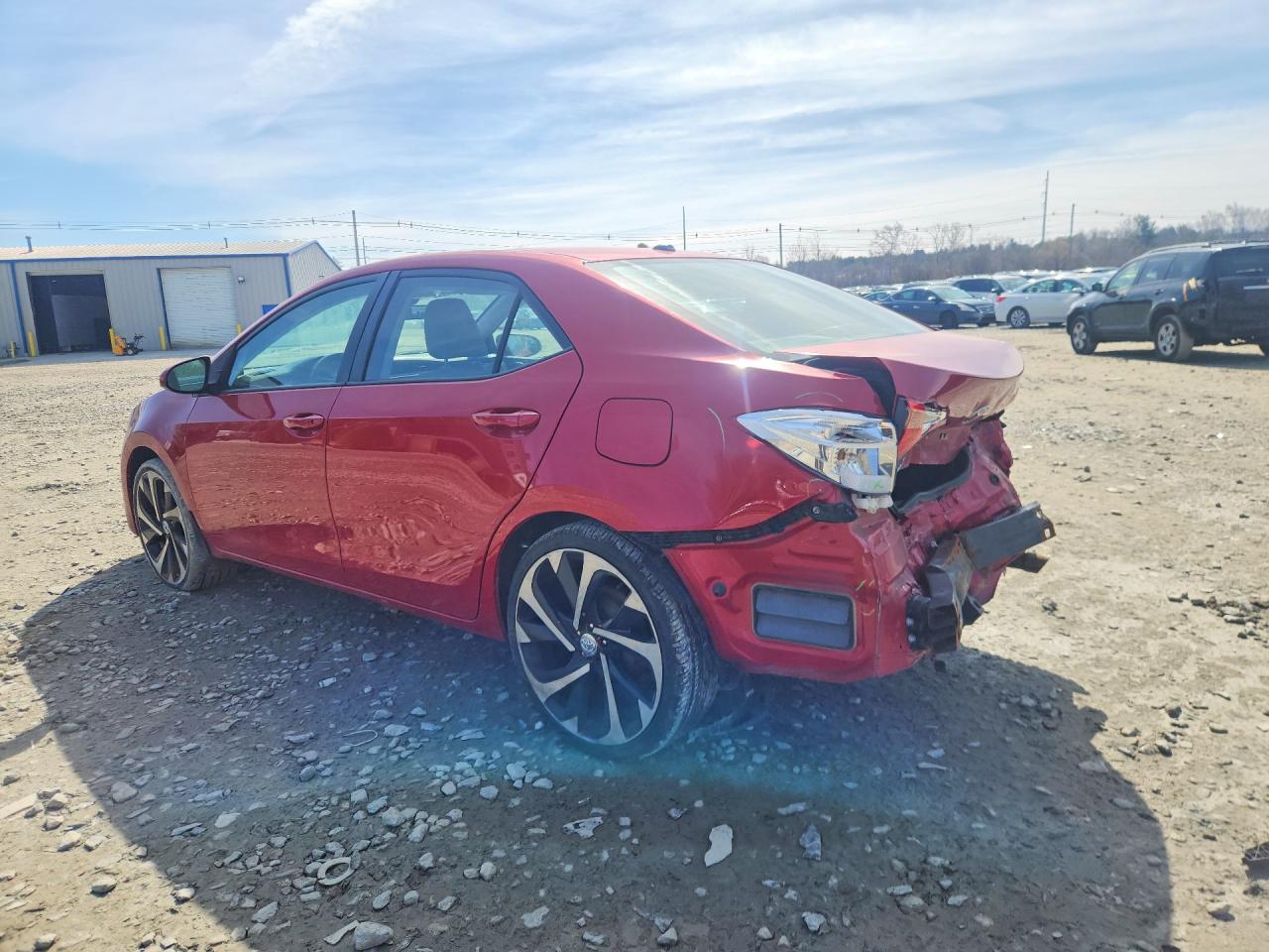 2017 Toyota Corolla Le Red vin: 2T1BURHEXHC895774