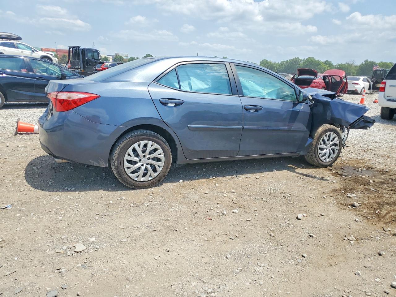 2018 Toyota Corolla Le Blue vin: 2T1BURHEXJC036352