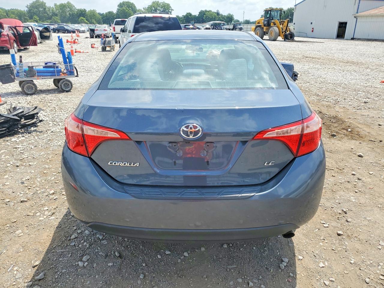 2018 Toyota Corolla Le Blue vin: 2T1BURHEXJC036352