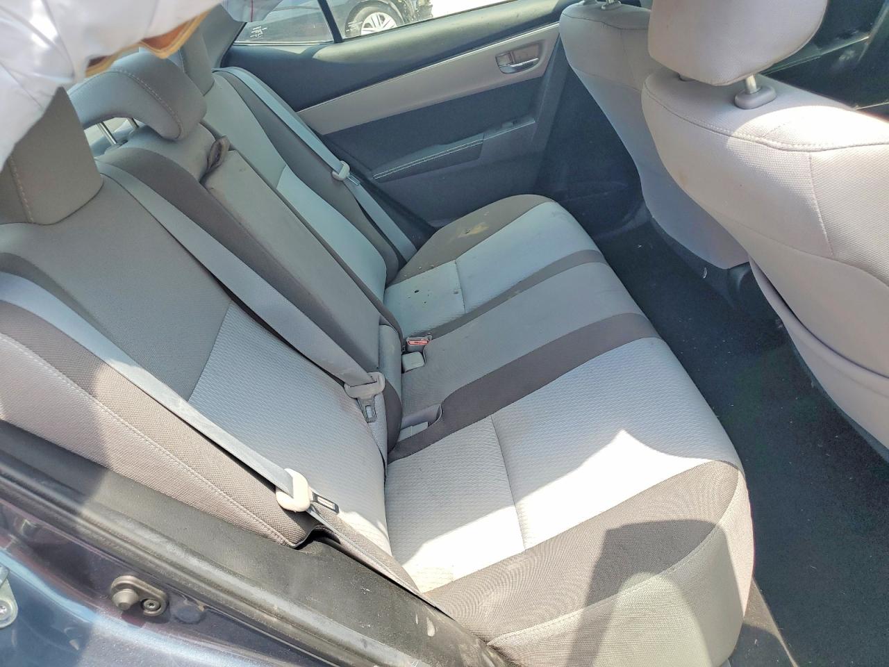 2018 Toyota Corolla Le Blue vin: 2T1BURHEXJC036352
