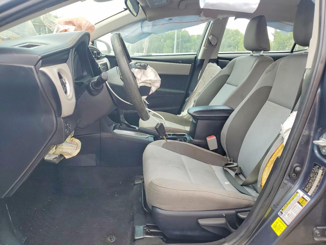 2018 Toyota Corolla Le Blue vin: 2T1BURHEXJC036352