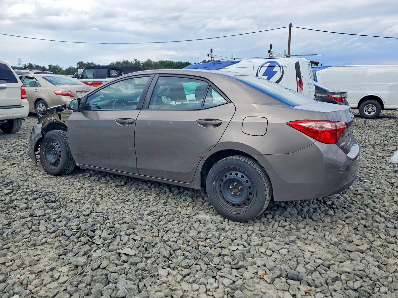 2018 Toyota Corolla Le Brown vin: 2T1BURHEXJC973928