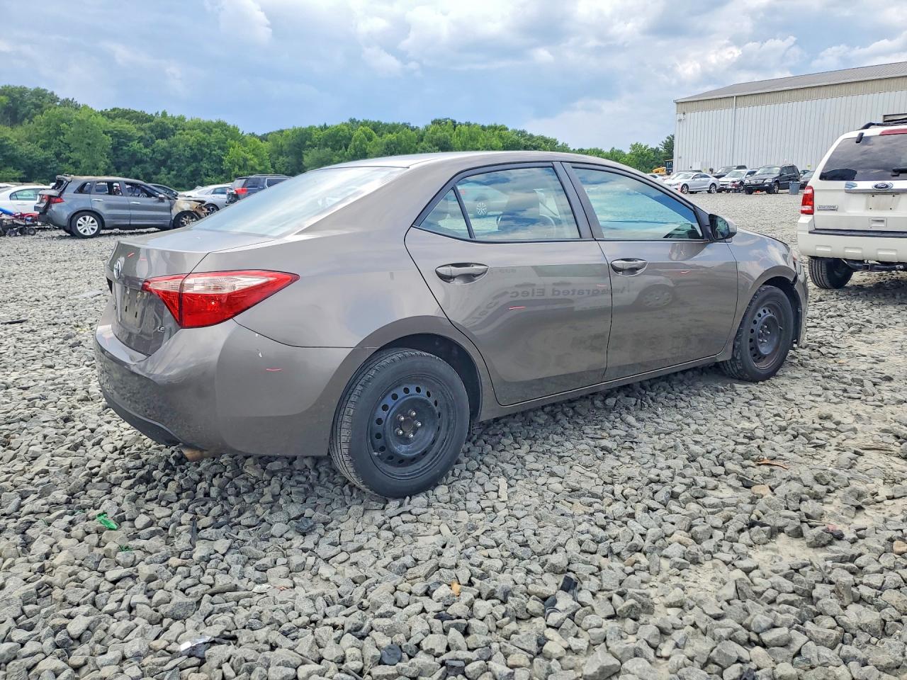 2018 Toyota Corolla Le Brown vin: 2T1BURHEXJC973928