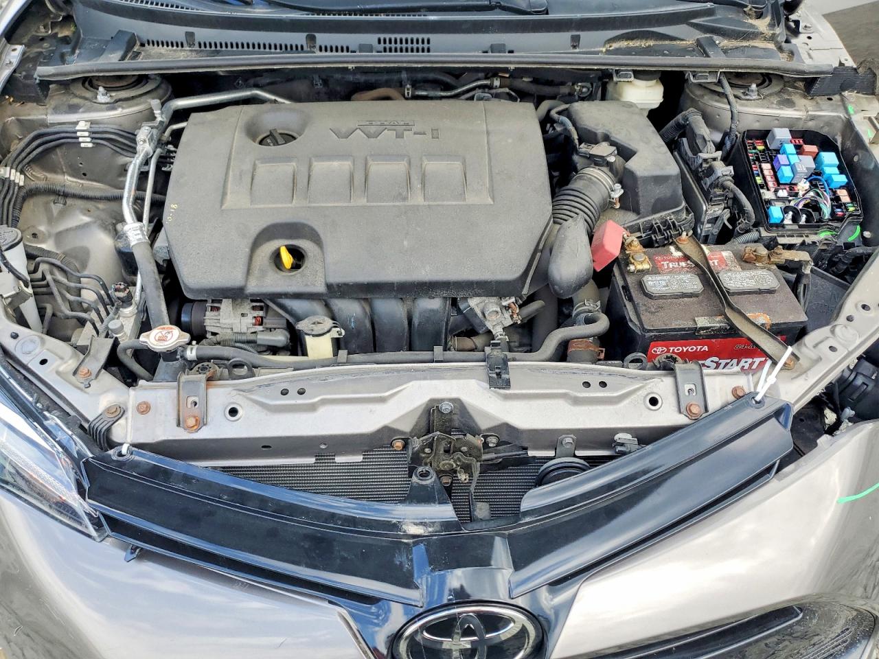 2018 Toyota Corolla Le Brown vin: 2T1BURHEXJC973928