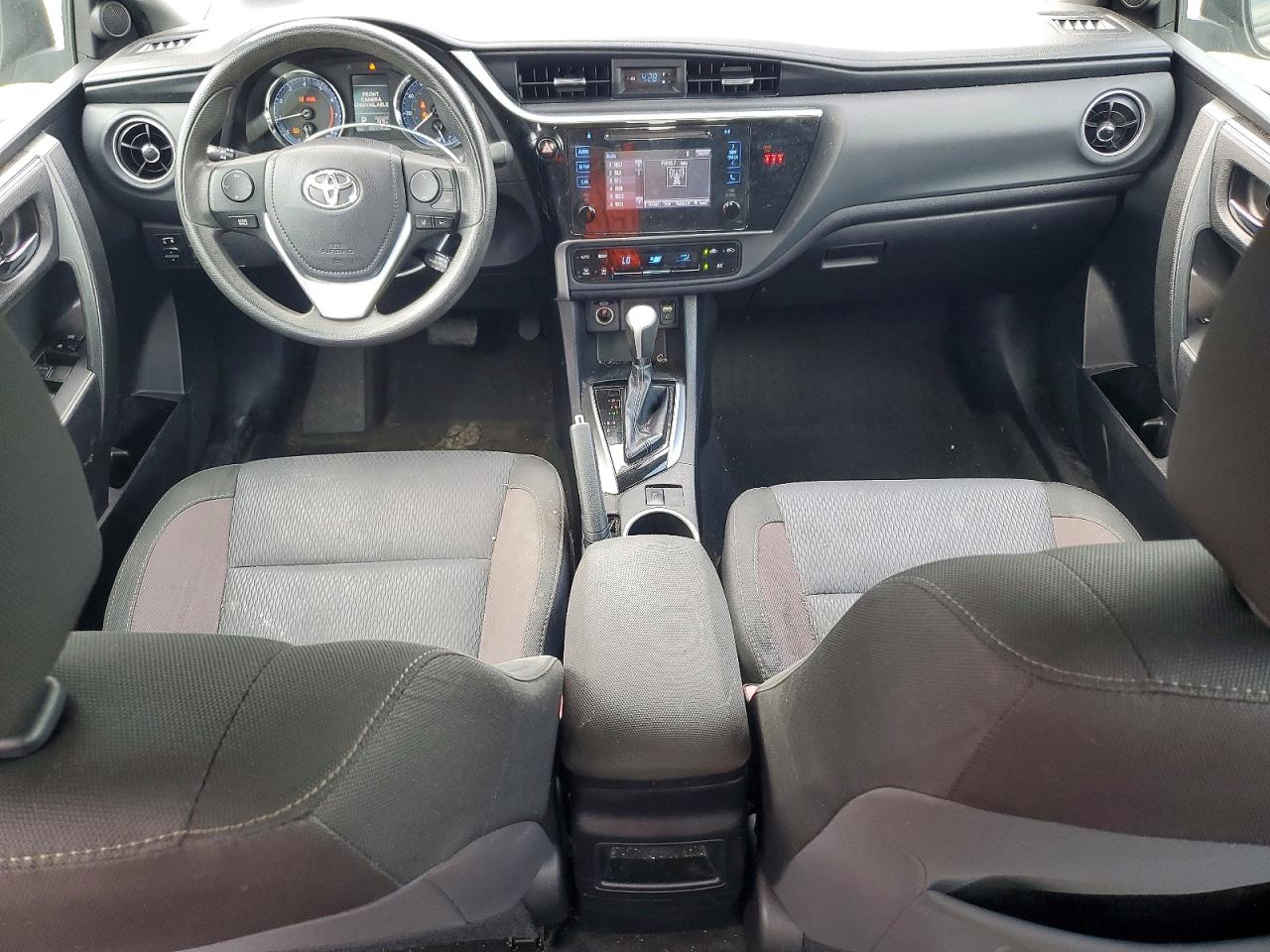 2018 Toyota Corolla Le Brown vin: 2T1BURHEXJC973928