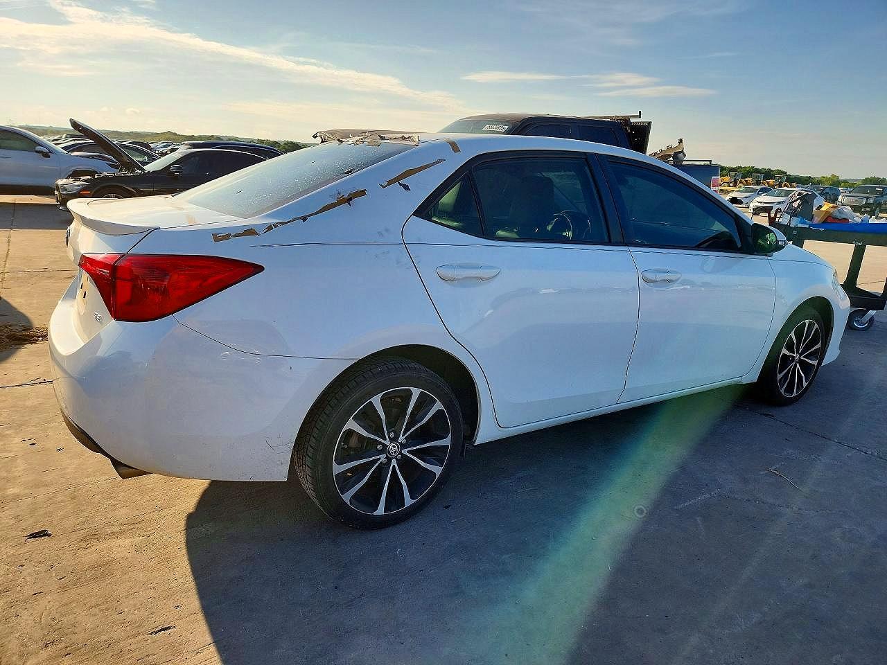 2019 Toyota Corolla Se Белый vin: 2T1BURHEXKC152071