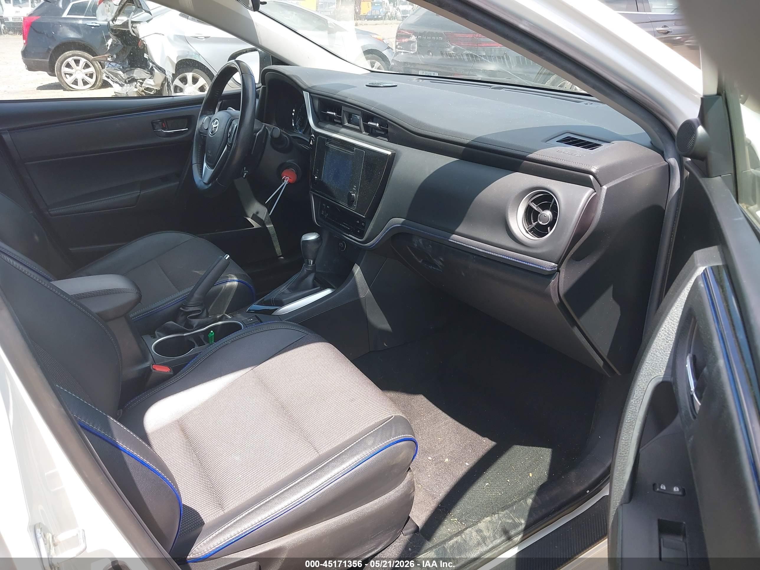 2019 Toyota Corolla Se White vin: 2T1BURHEXKC163958