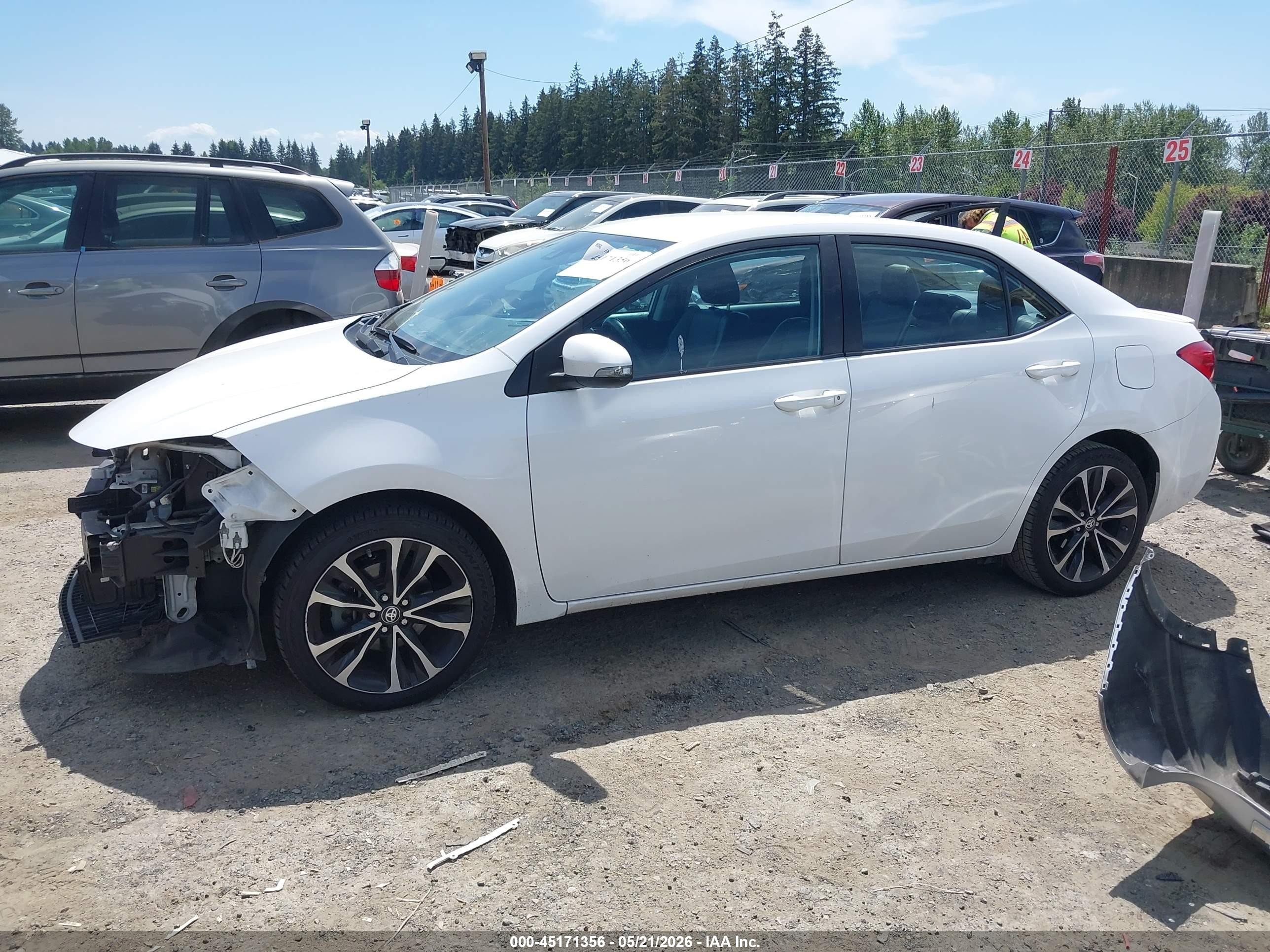 2019 Toyota Corolla Se White vin: 2T1BURHEXKC163958