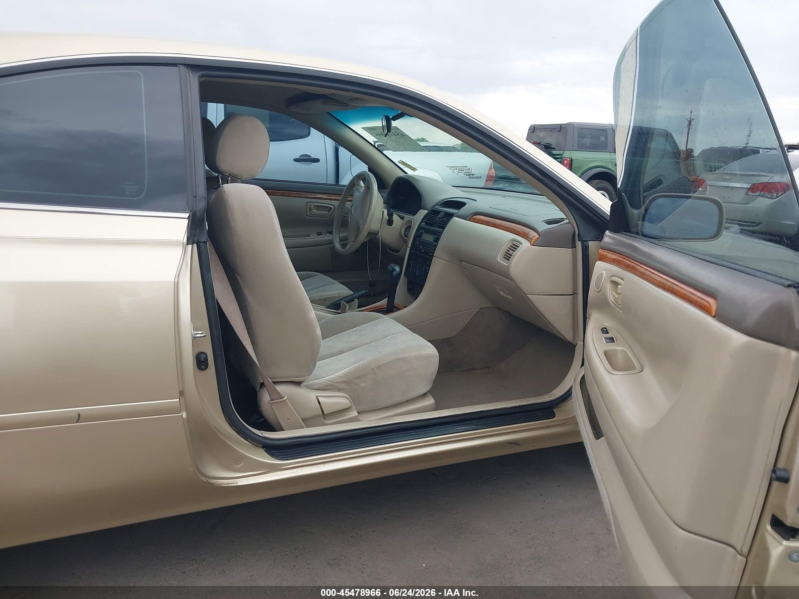 2002 Toyota Camry Solara Se Gold vin: 2T1CE22P92C017201