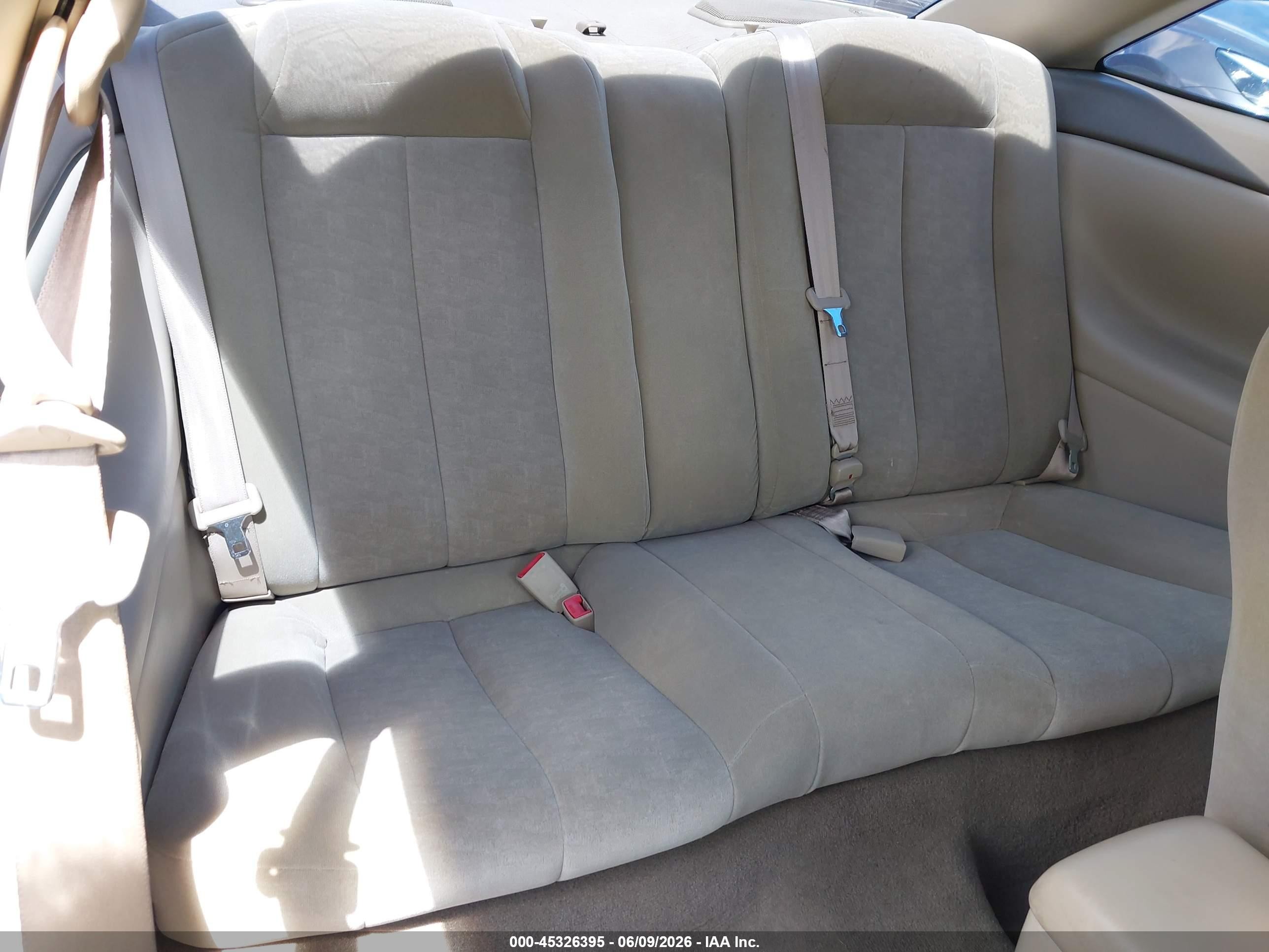 2002 Toyota Camry Solara Se Белый vin: 2T1CE28PX2C010698