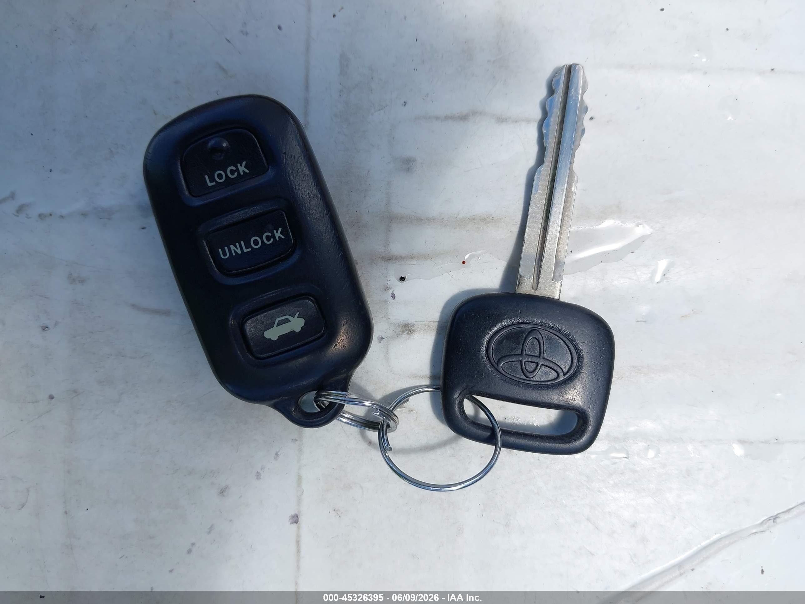 2002 Toyota Camry Solara Se Белый vin: 2T1CE28PX2C010698