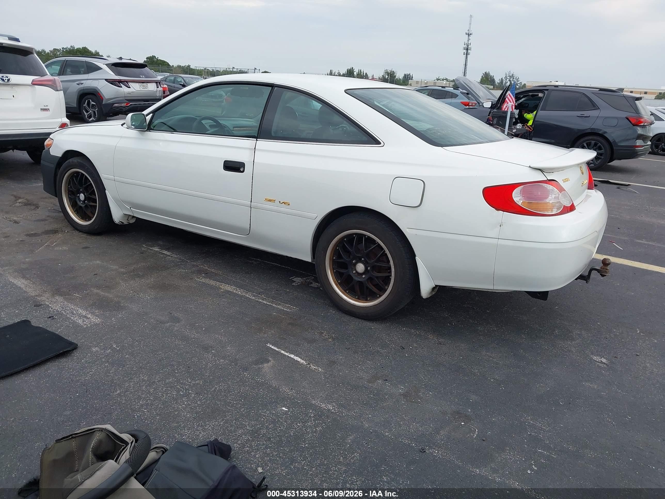 2002 Toyota Camry Solara Se V6 White vin: 2T1CF22P32C550870