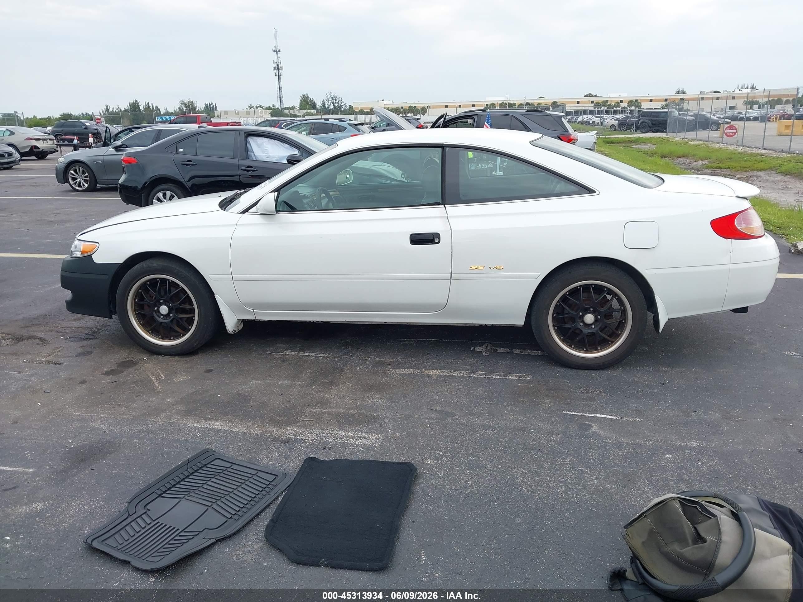 2002 Toyota Camry Solara Se V6 White vin: 2T1CF22P32C550870