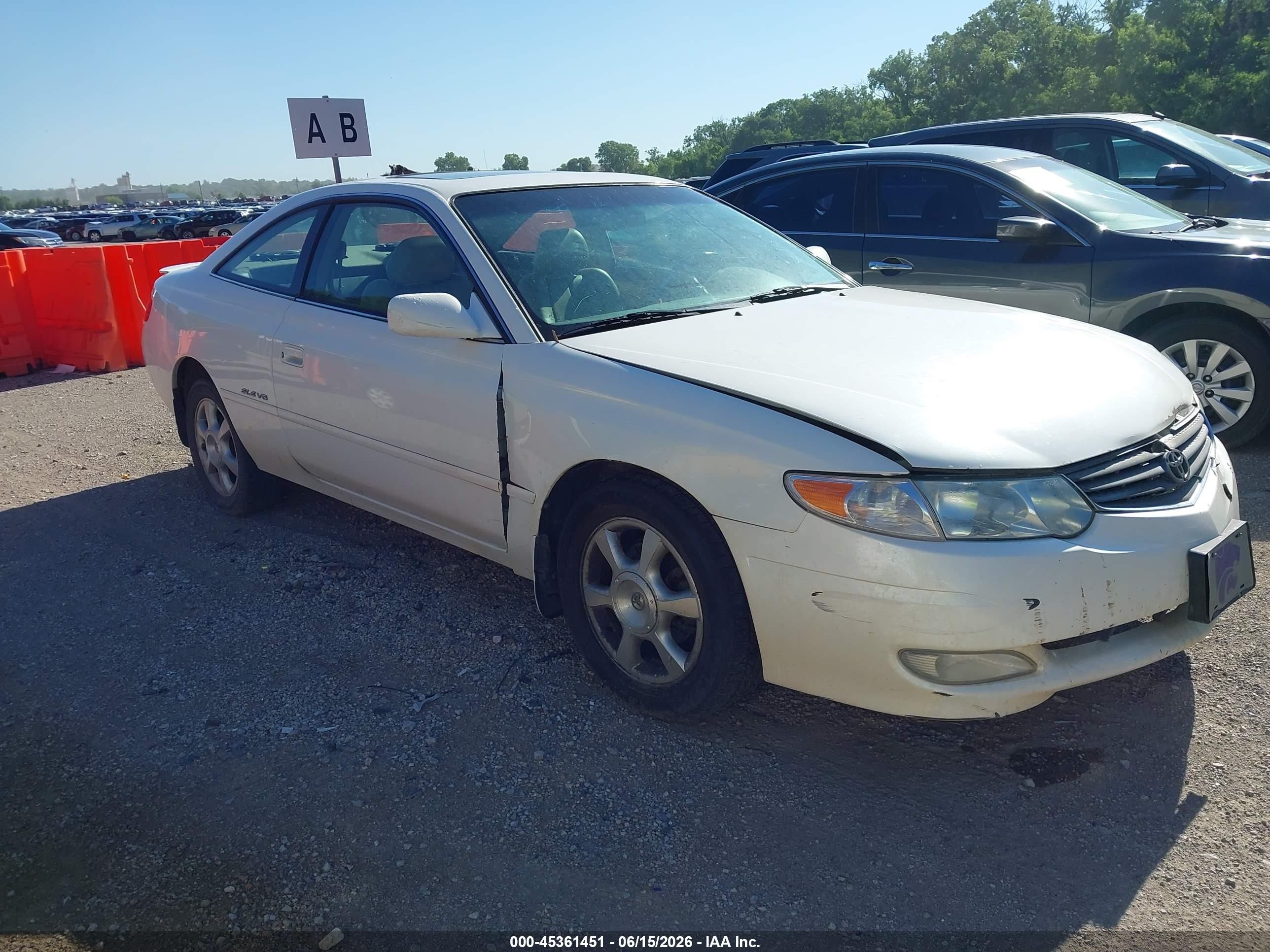 2002 Toyota Camry Solara Sle White vin: 2T1CF22P72C598128