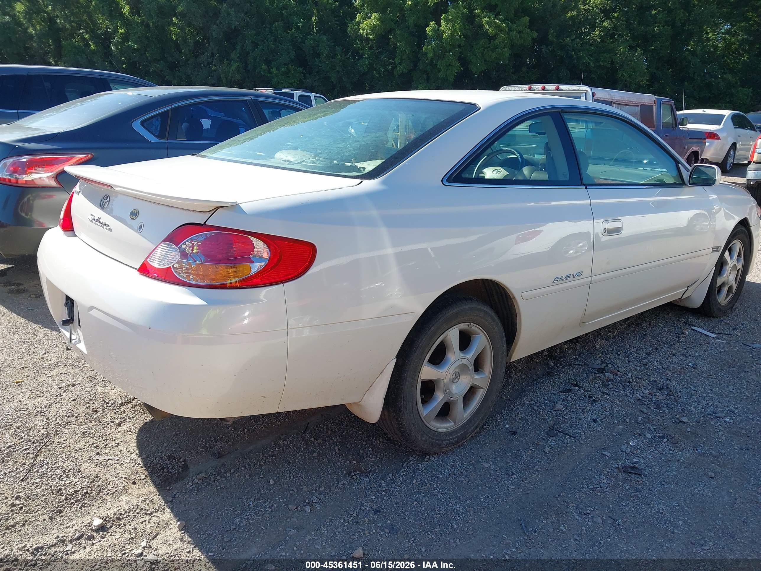 2002 Toyota Camry Solara Sle Белый vin: 2T1CF22P72C598128