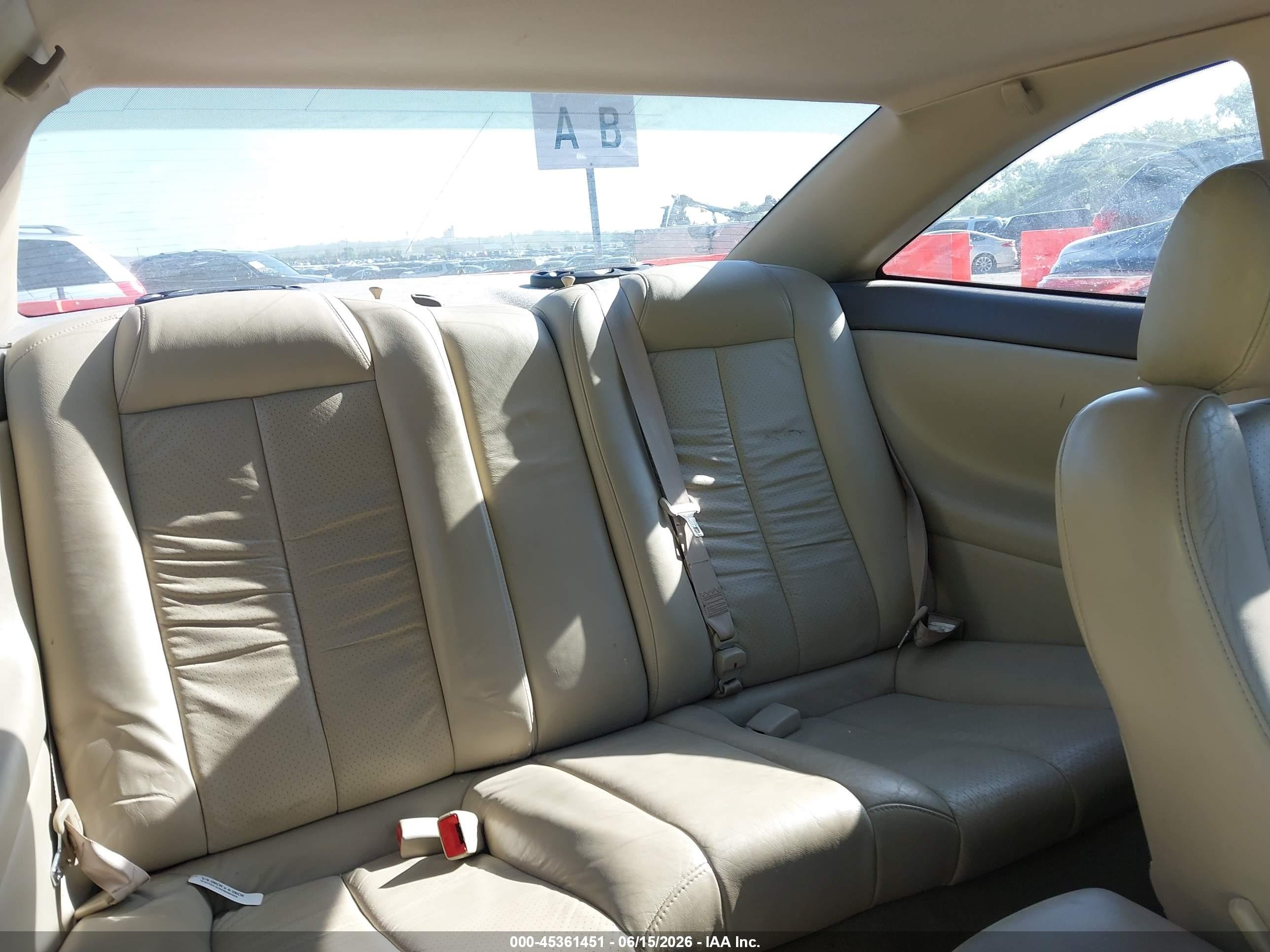 2002 Toyota Camry Solara Sle Белый vin: 2T1CF22P72C598128