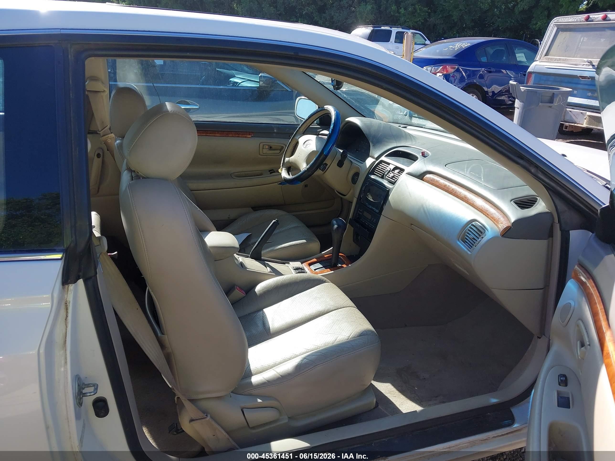 2002 Toyota Camry Solara Sle Белый vin: 2T1CF22P72C598128