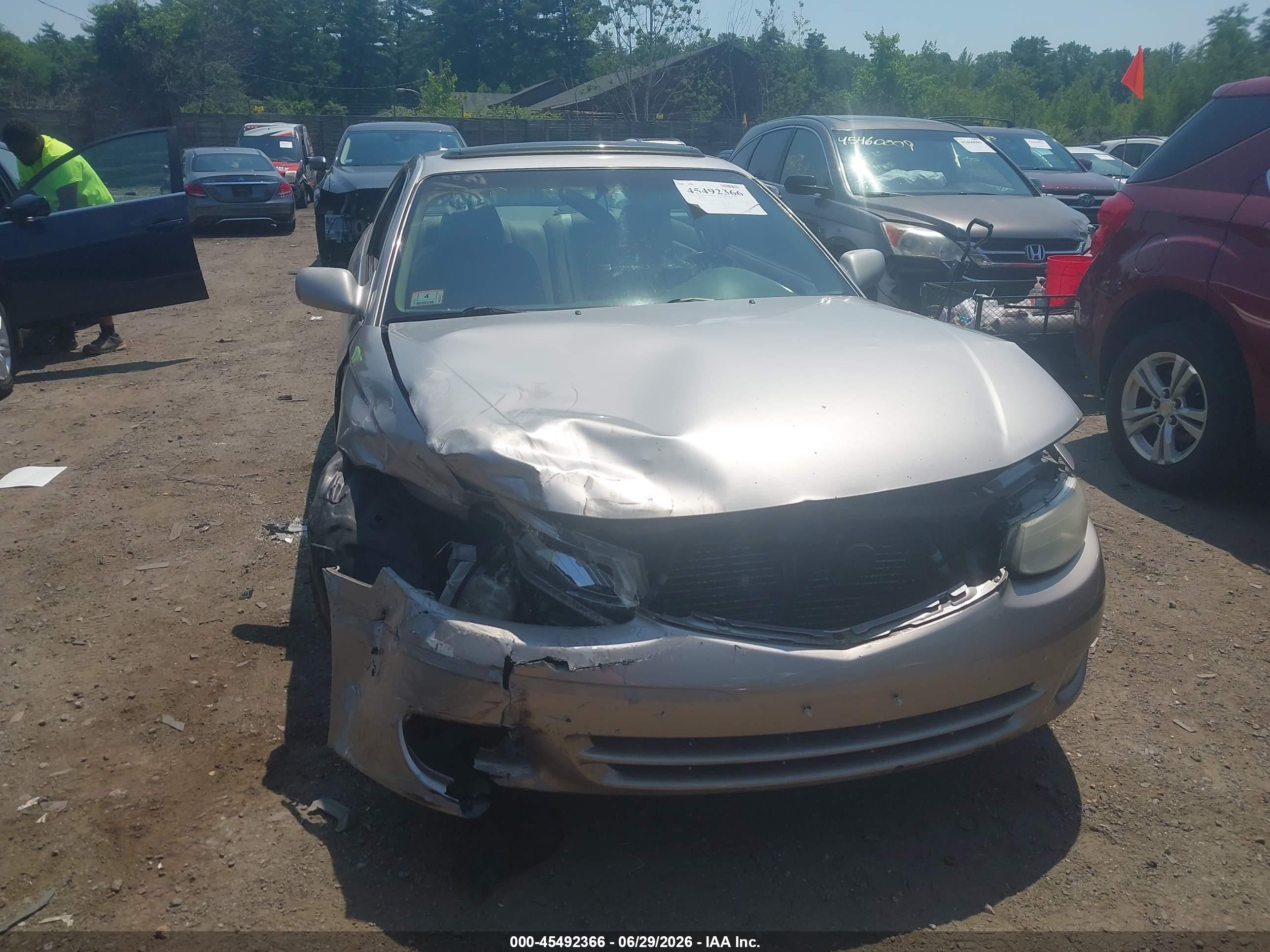 1999 Toyota Camry Solara Sle Cream vin: 2T1CF22P9XC166406