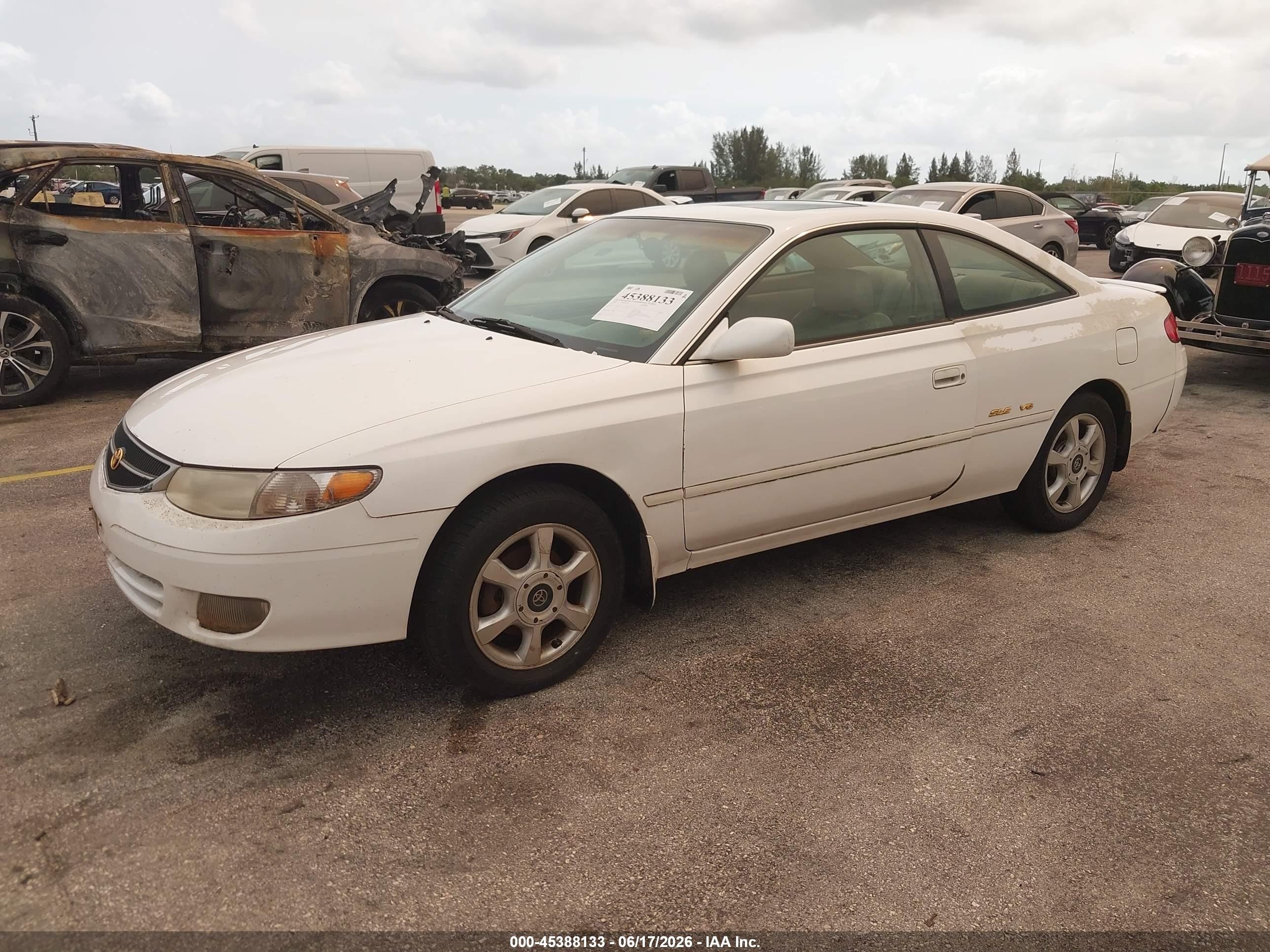 2000 Toyota Camry Solara Sle V6 White vin: 2T1CF22P9YC411951