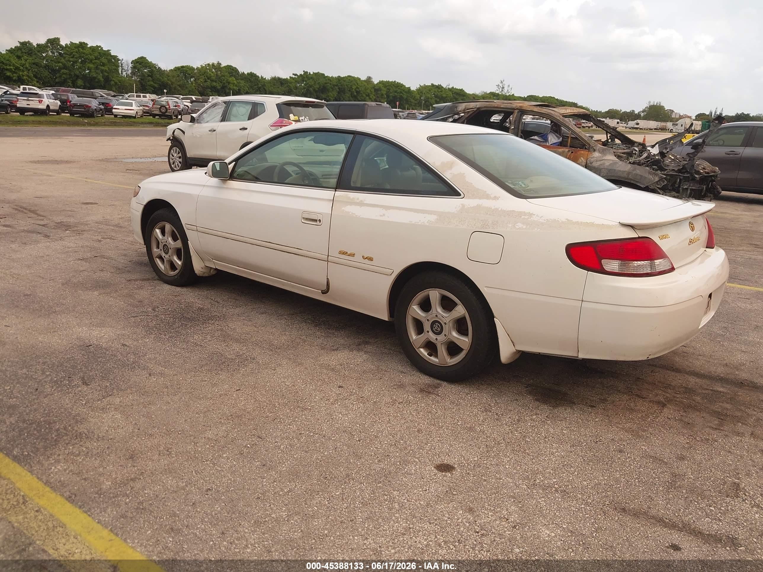 2000 Toyota Camry Solara Sle V6 White vin: 2T1CF22P9YC411951