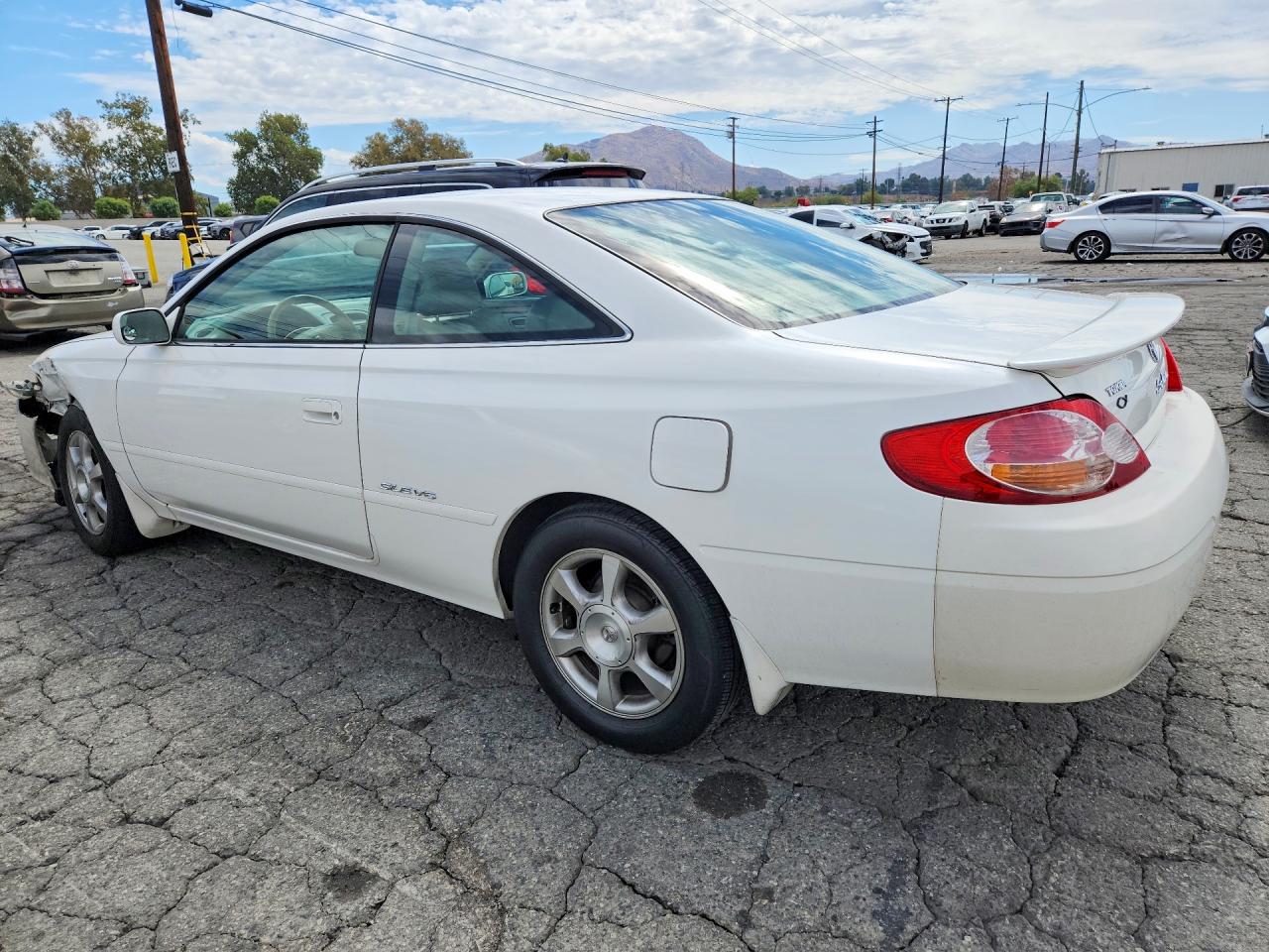 2002 Toyota Camry Solara Sle V6 Белый vin: 2T1CF28P22C571801