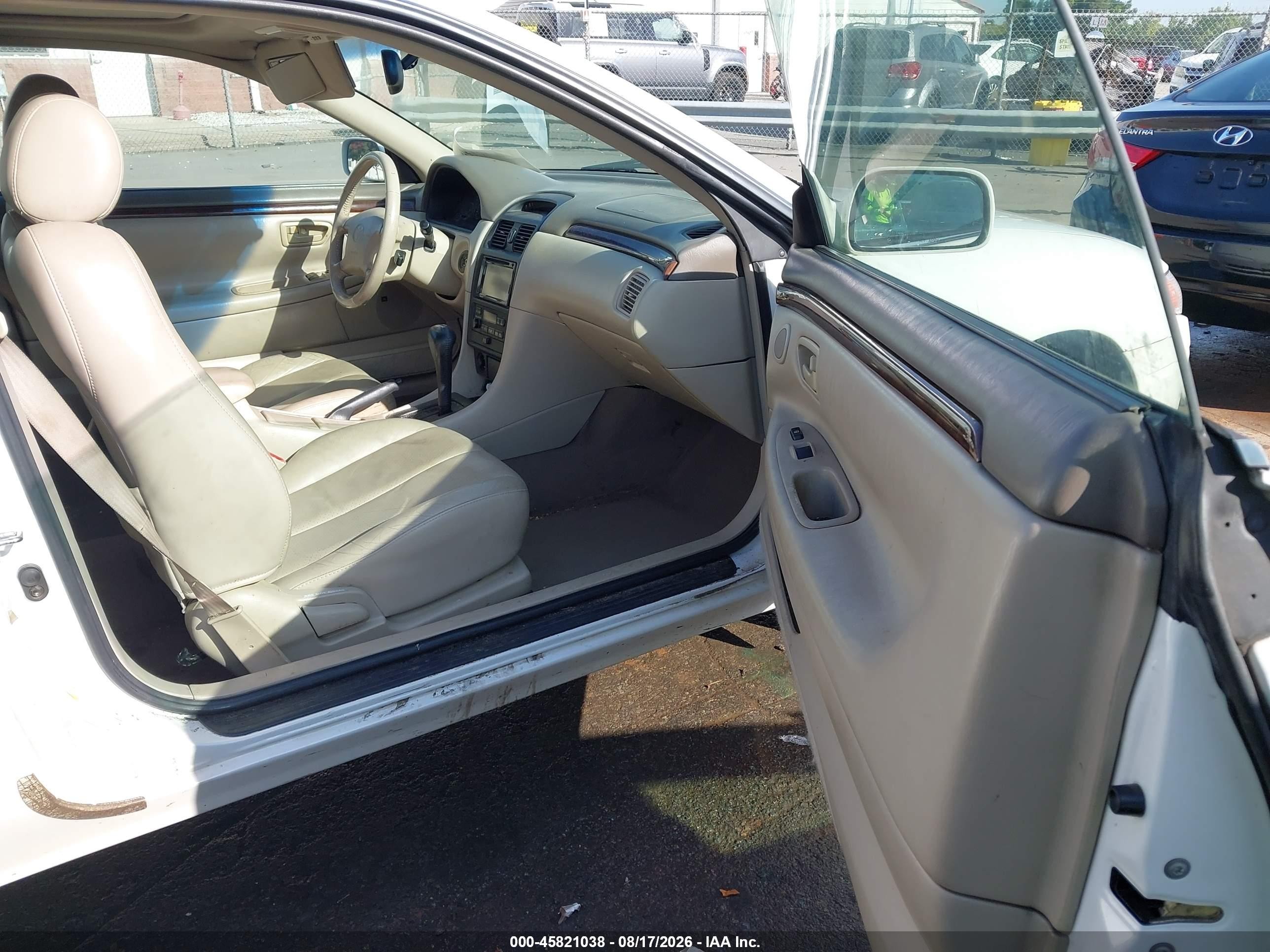 2001 Toyota Camry Solara Sle V6 White vin: 2T1CF28P31C495665