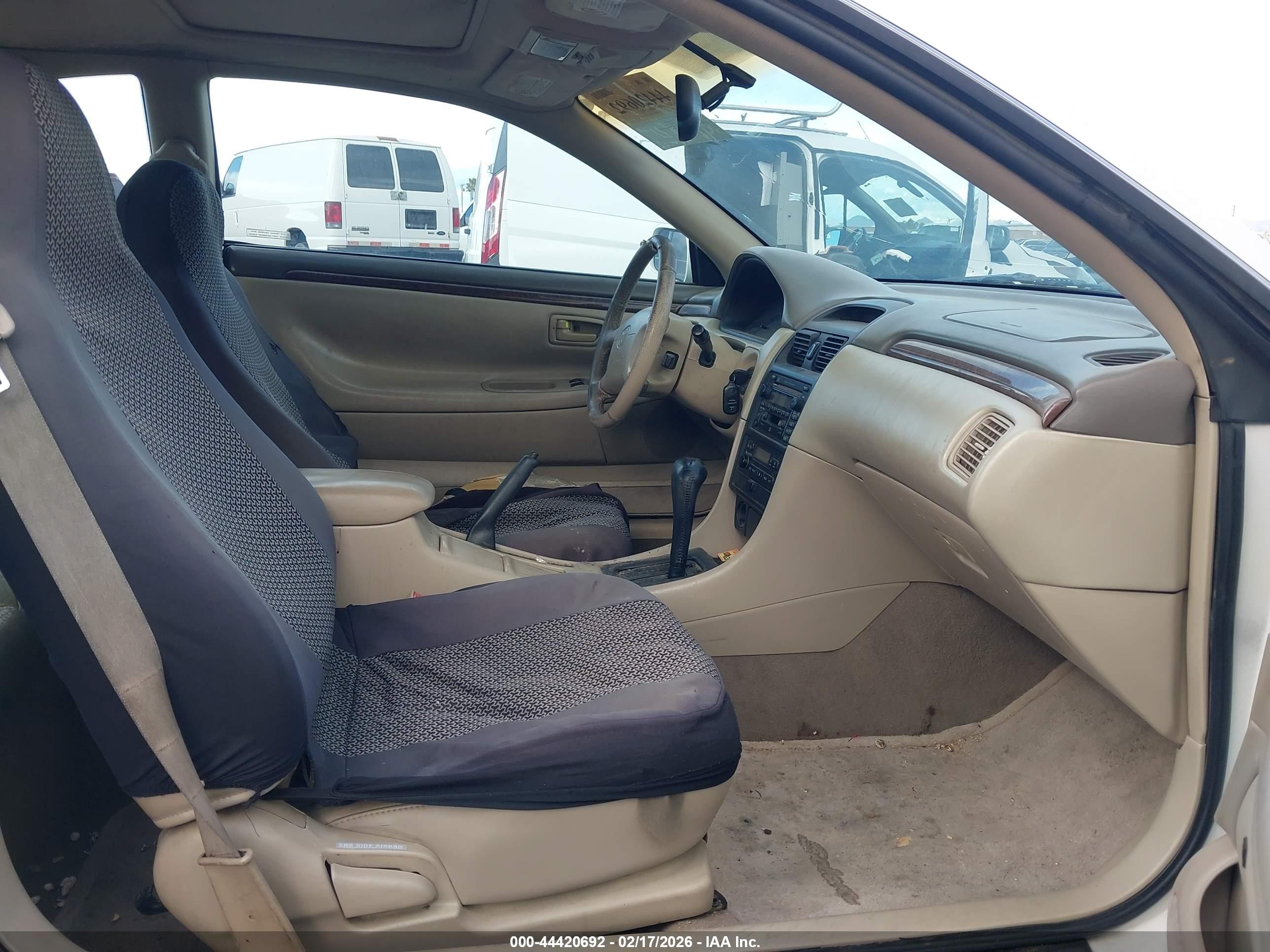 2001 Toyota Camry Solara Sle V6 Белый vin: 2T1CF28P41C489986