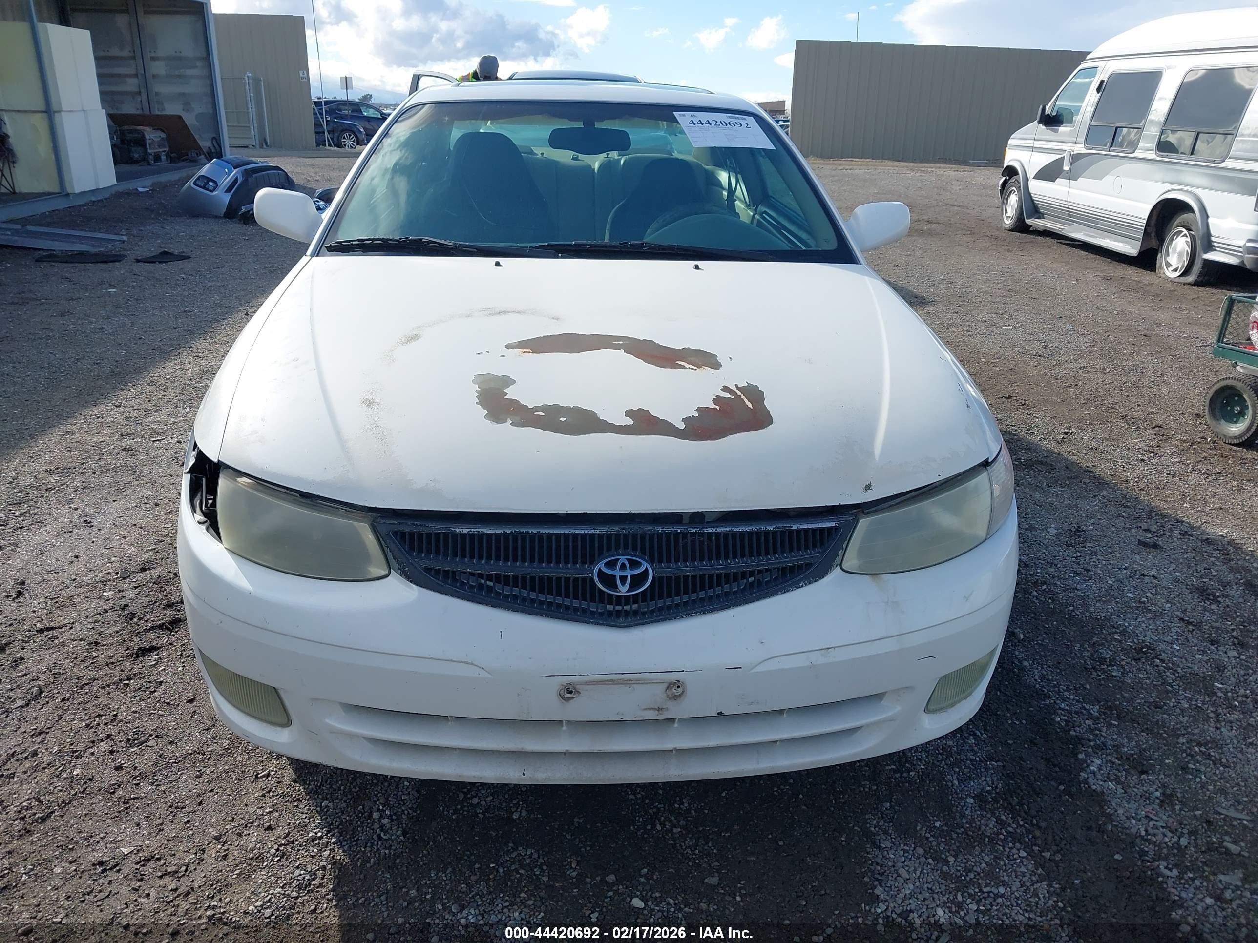 2001 Toyota Camry Solara Sle V6 Белый vin: 2T1CF28P41C489986