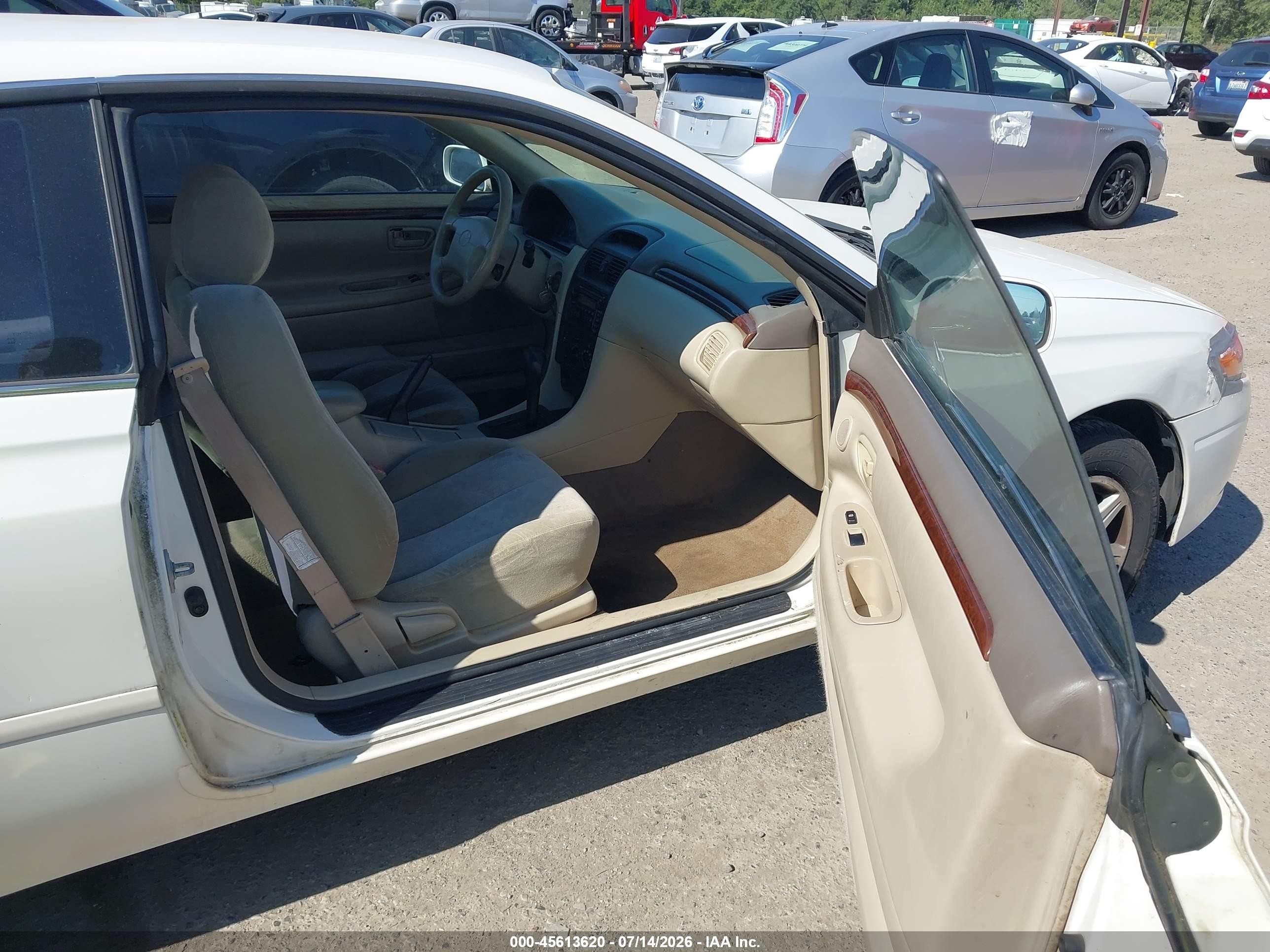 2000 Toyota Camry Solara Se White vin: 2T1CG22P0YC380344