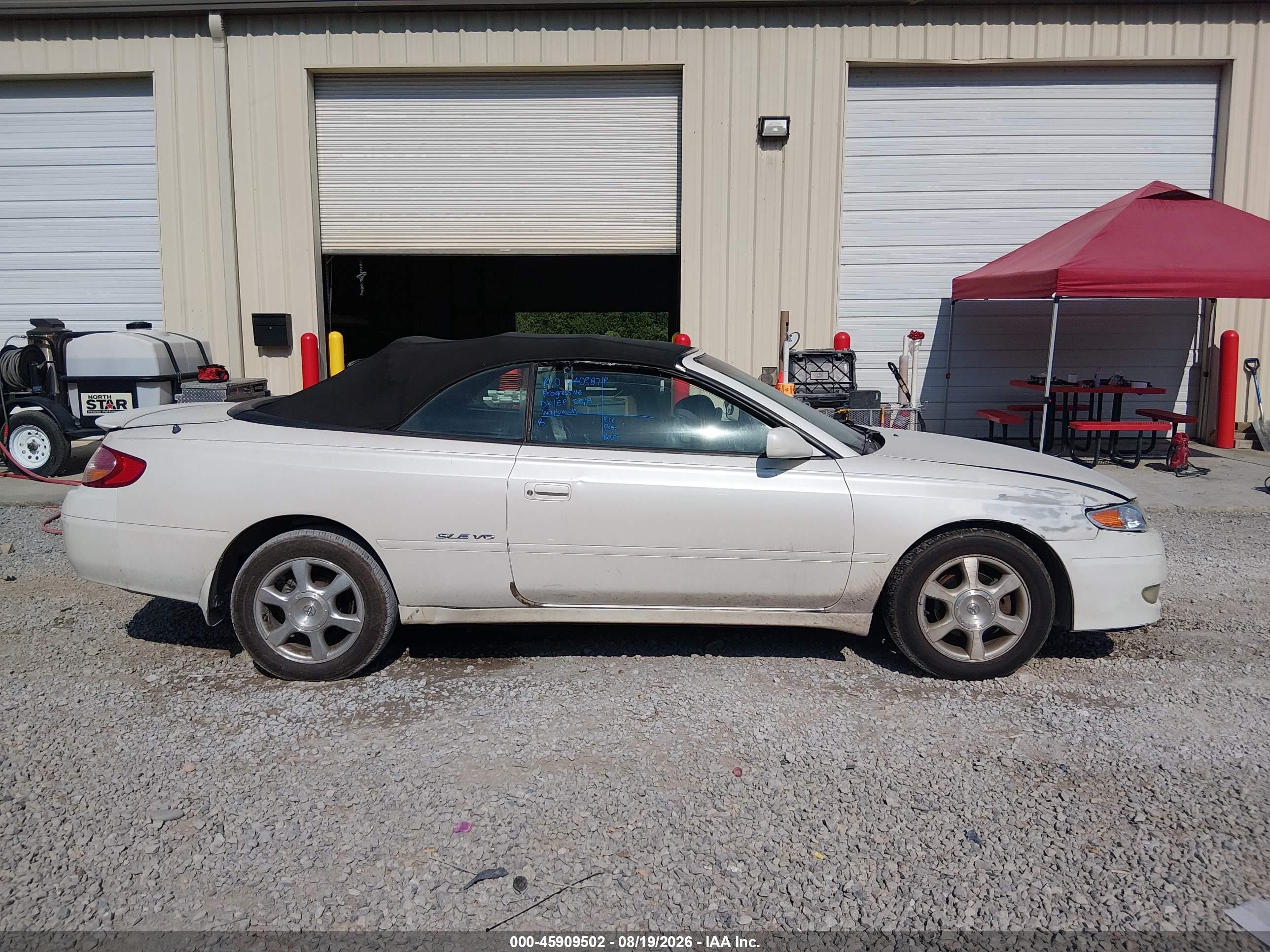 2002 Toyota Camry Solara Sle White vin: 2T1FF22P02C560236