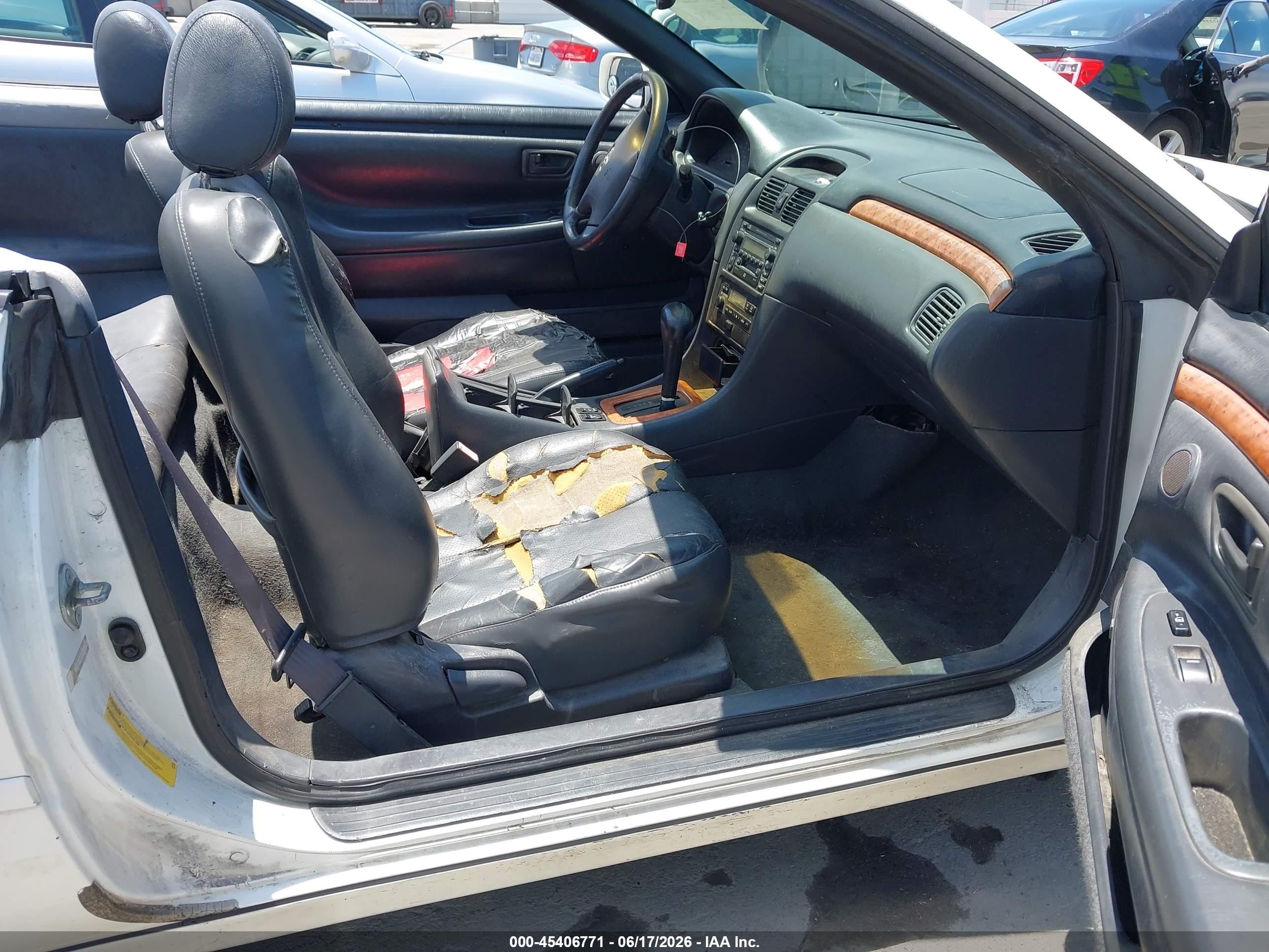 2002 Toyota Camry Solara Sle White vin: 2T1FF28P02C601553