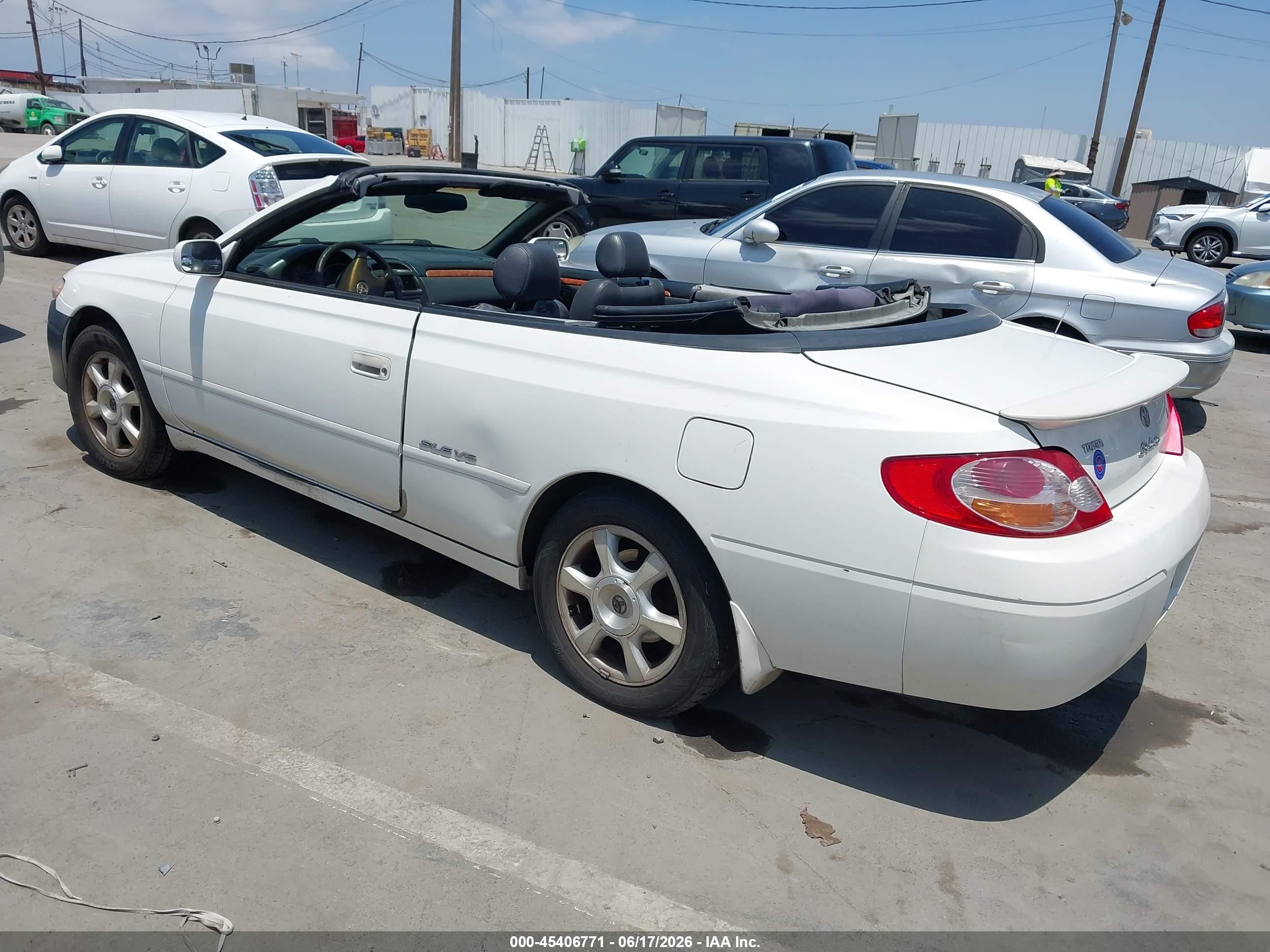 2002 Toyota Camry Solara Sle White vin: 2T1FF28P02C601553