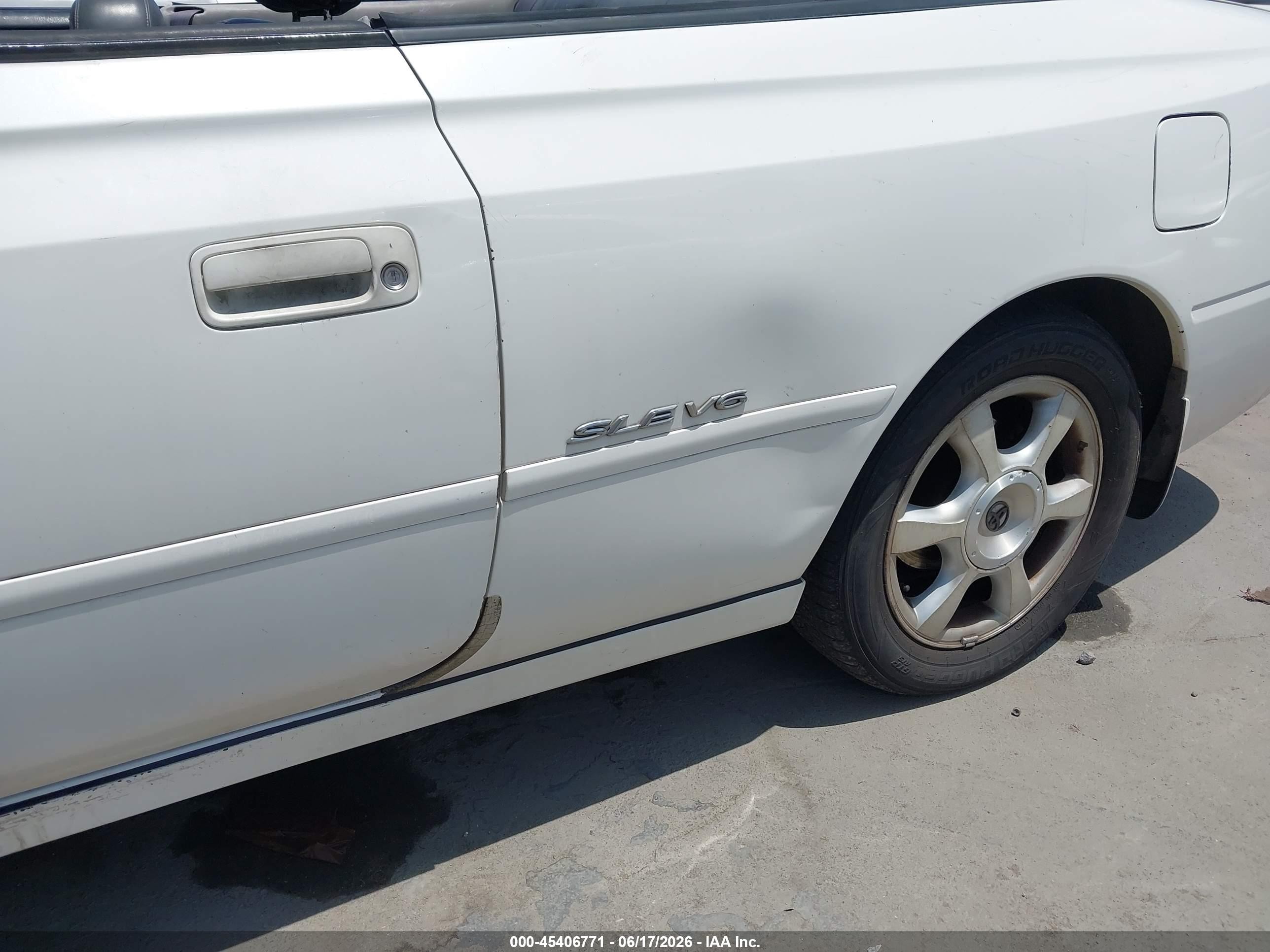 2002 Toyota Camry Solara Sle White vin: 2T1FF28P02C601553