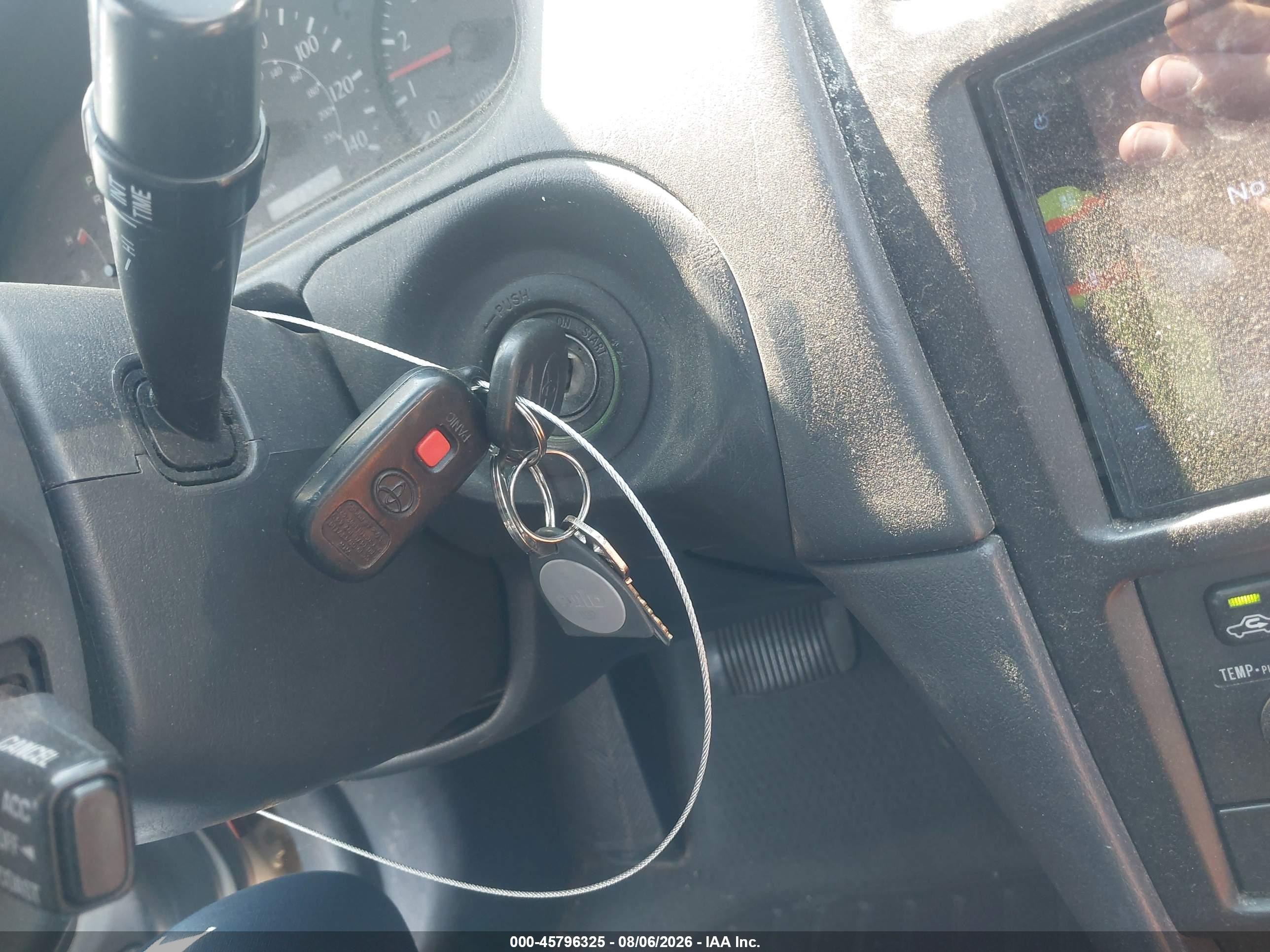2002 Toyota Camry Solara Sle Серый vin: 2T1FF28P22C602025