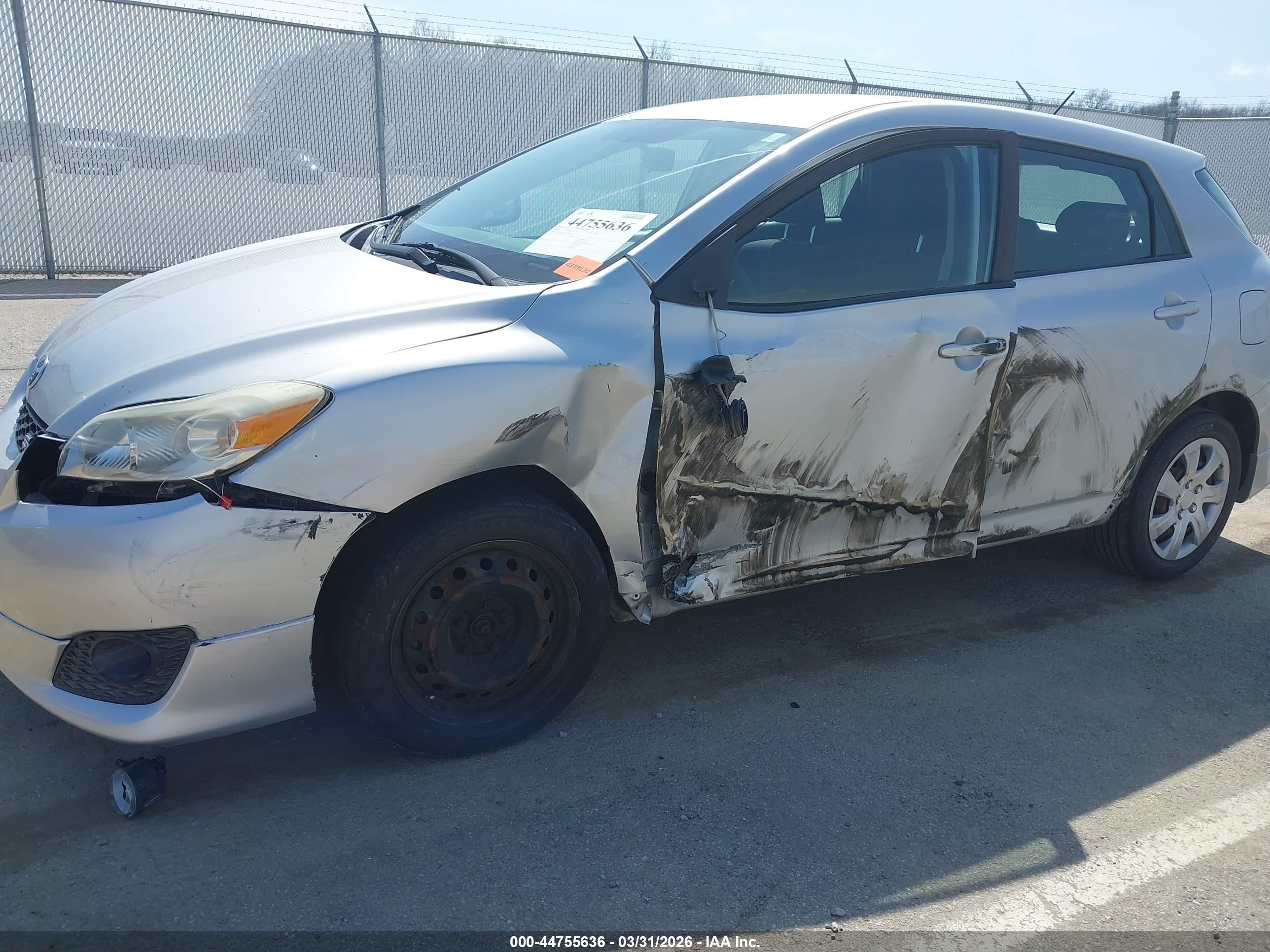 2009 Toyota Matrix S Silver vin: 2T1KE40E09C029837