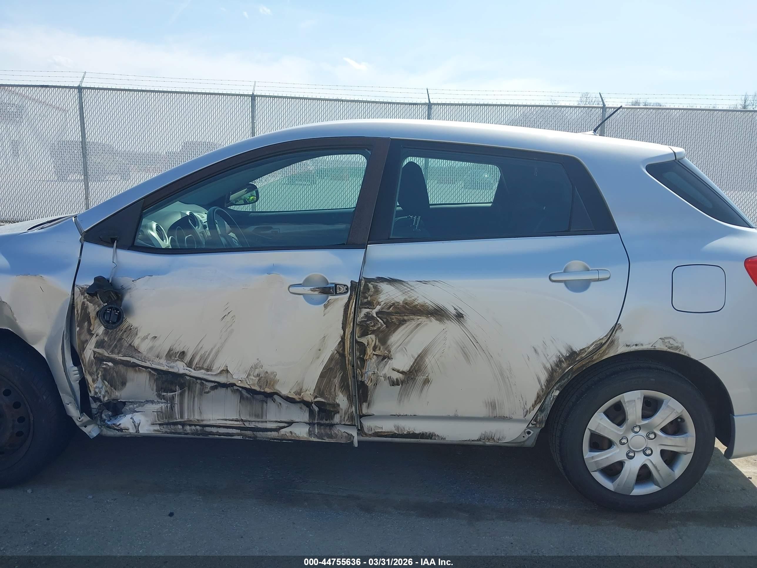 2009 Toyota Matrix S Silver vin: 2T1KE40E09C029837