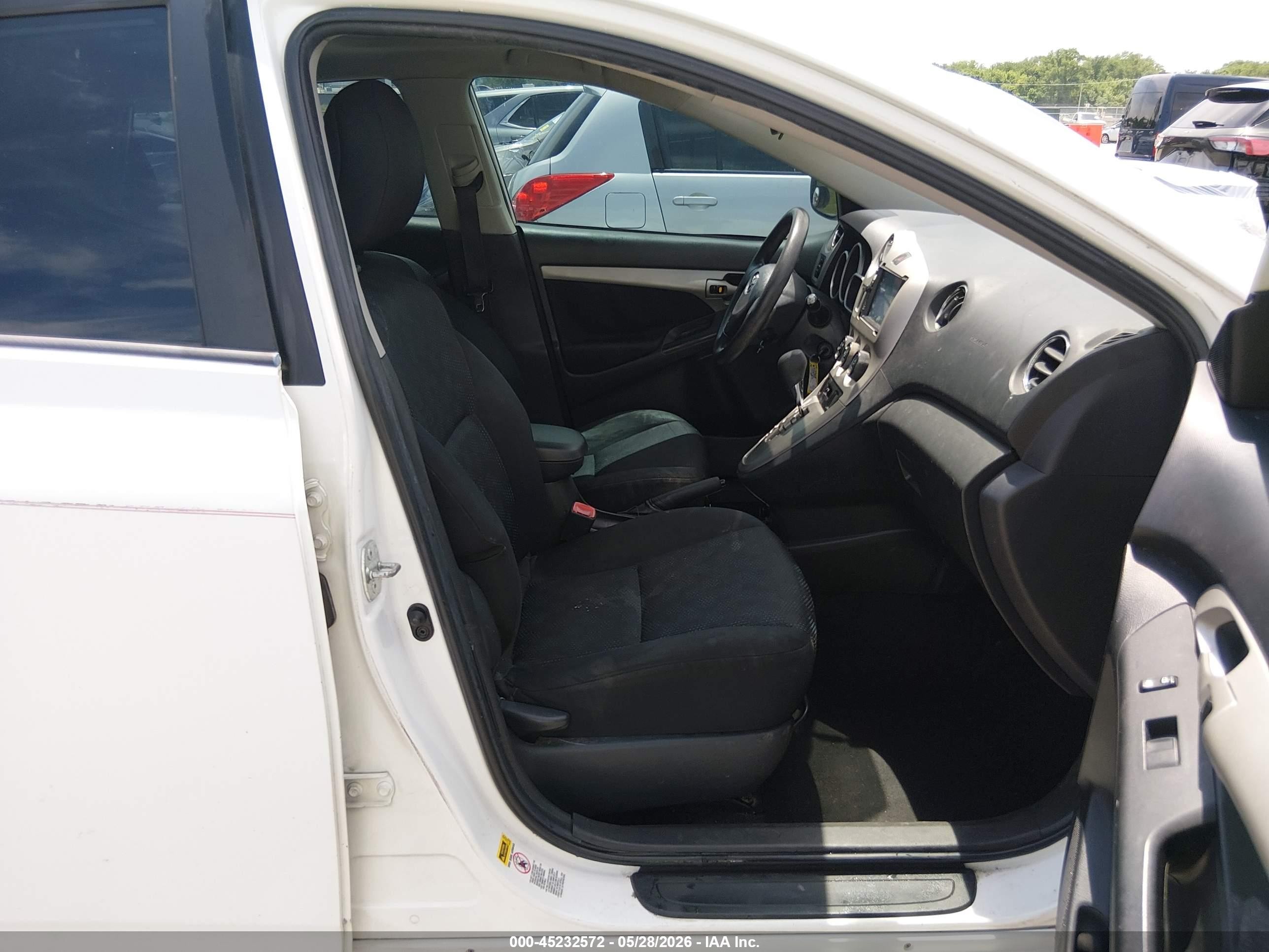 2009 Toyota Matrix S White vin: 2T1KE40E29C015566