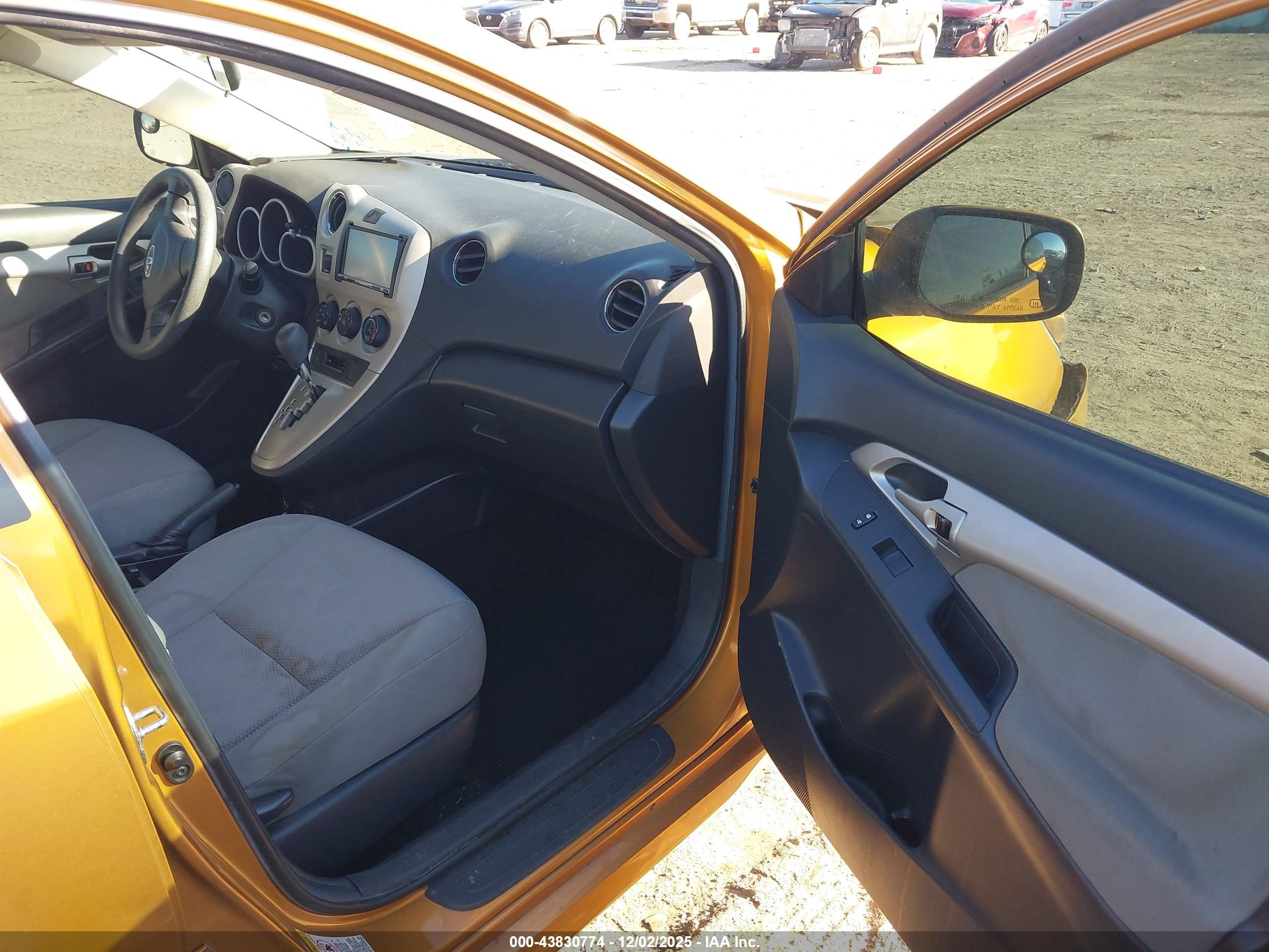 2009 Toyota Matrix S Orange vin: 2T1KE40E29C023621