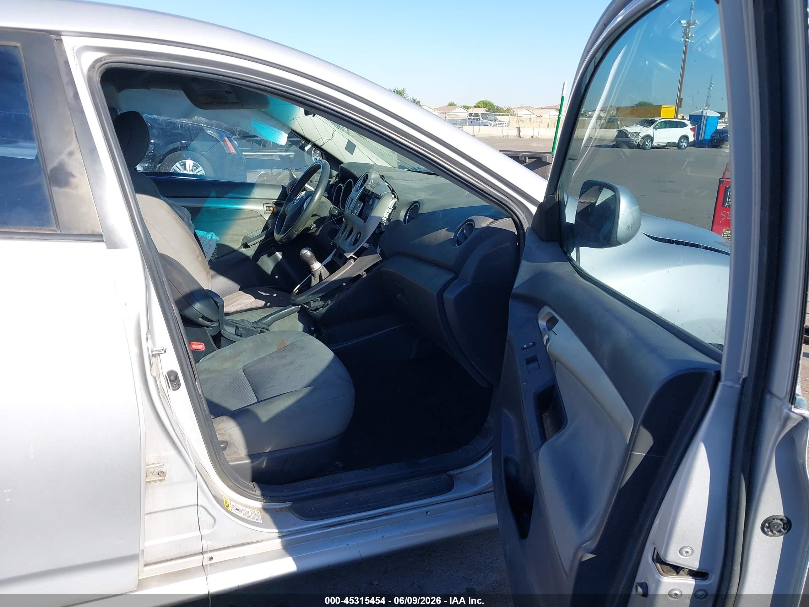 2009 Toyota Matrix S Silver vin: 2T1KE40E59C007171