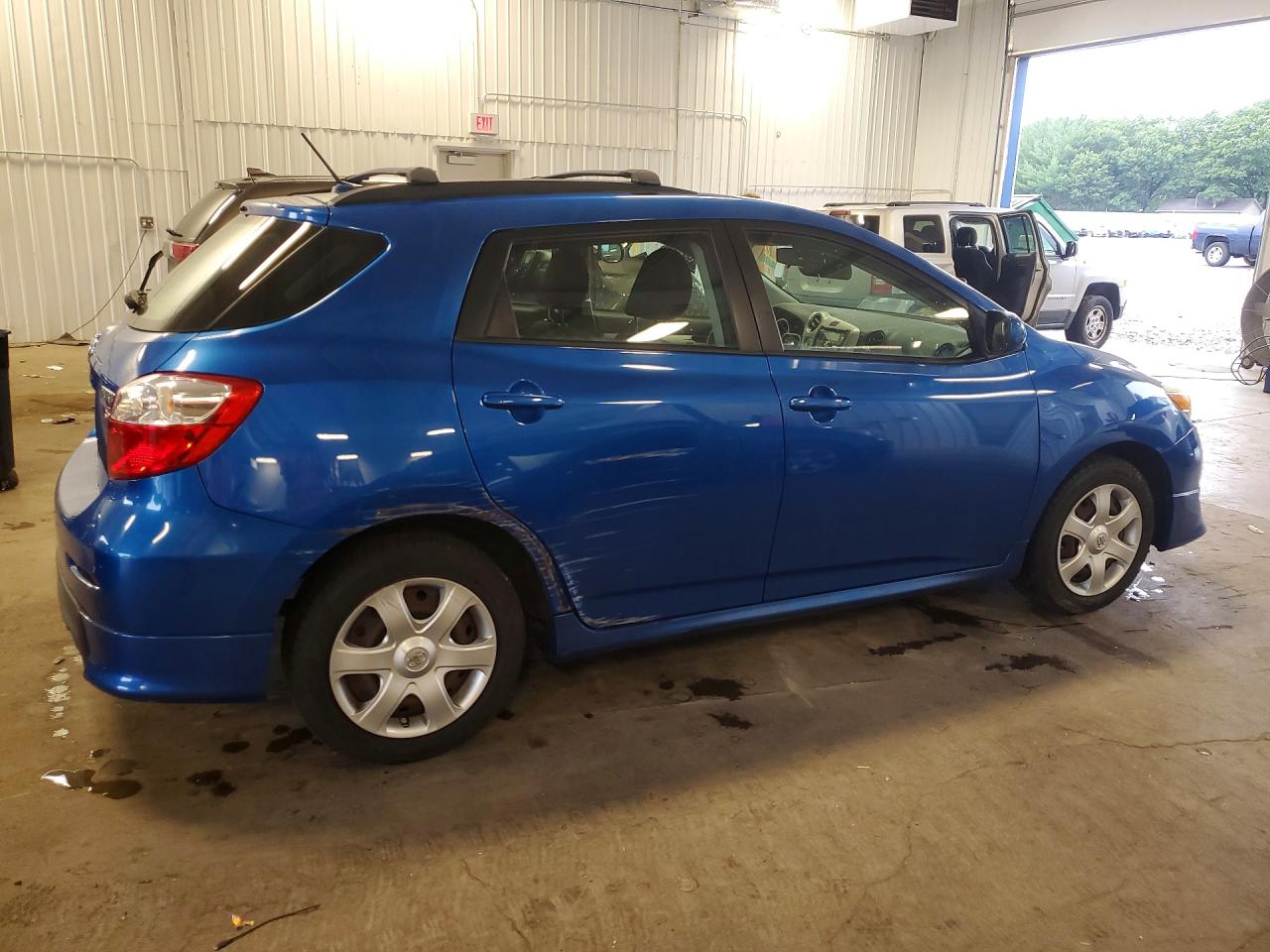 2009 Toyota Corolla Matrix S Blue vin: 2T1KE40E59C023600