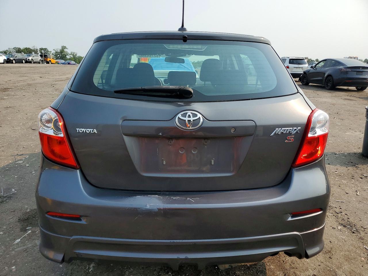 2009 Toyota Matrix S Серый vin: 2T1KE40E69C004117
