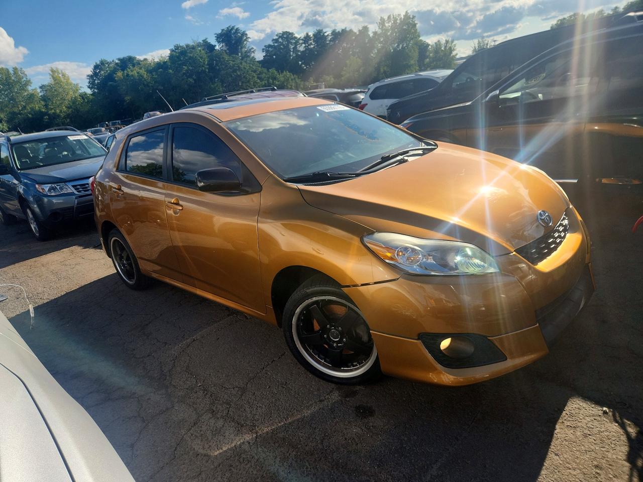 2009 Toyota Matrix S Gold vin: 2T1KE40E69C008281