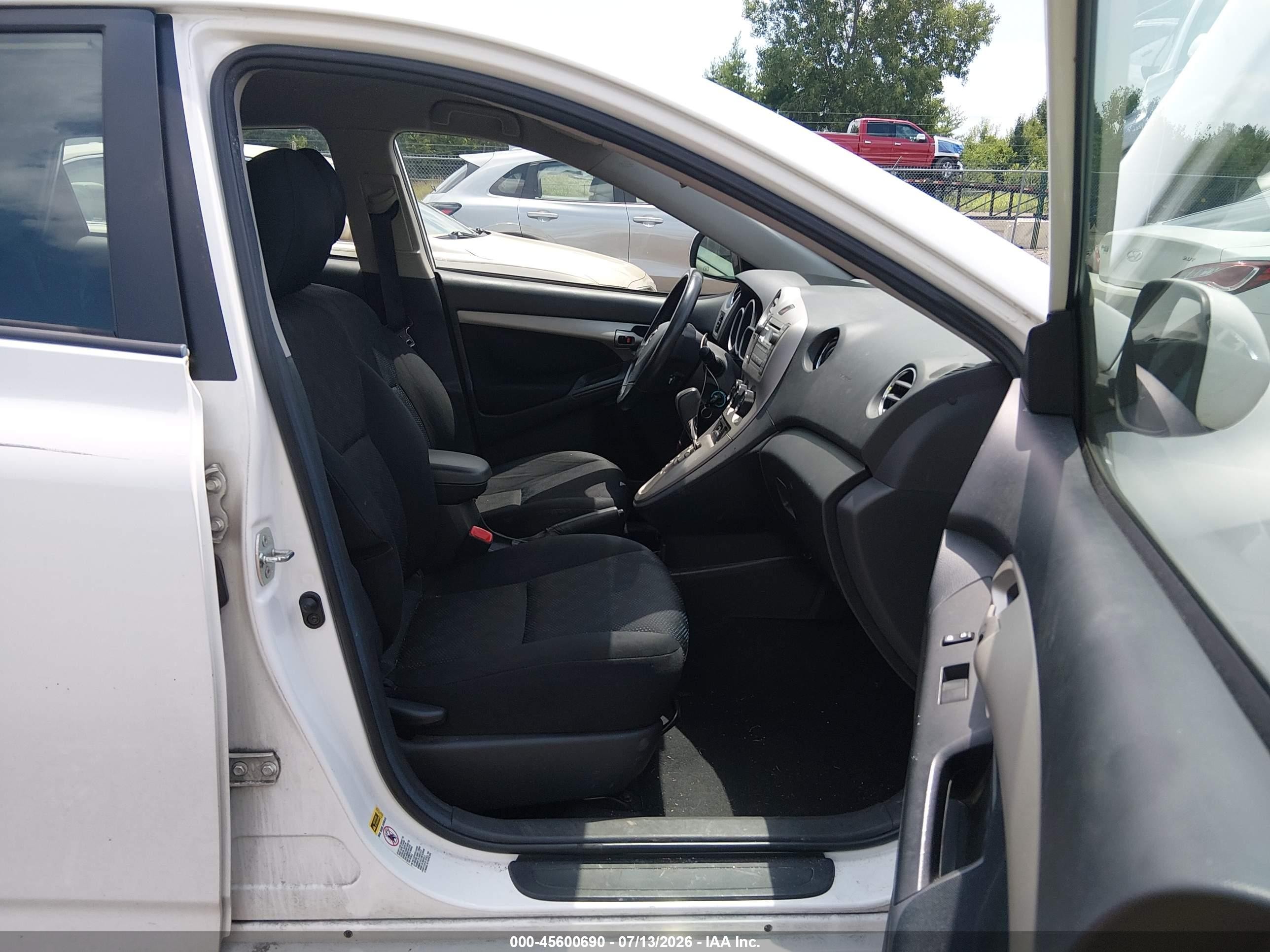 2009 Toyota Matrix S Белый vin: 2T1KE40E89C010906