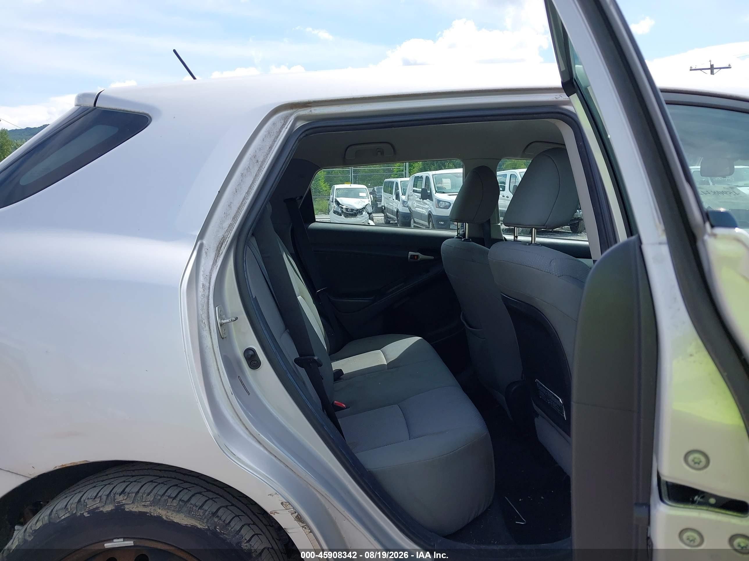 2009 Toyota Matrix S Silver vin: 2T1KE40E89C012736