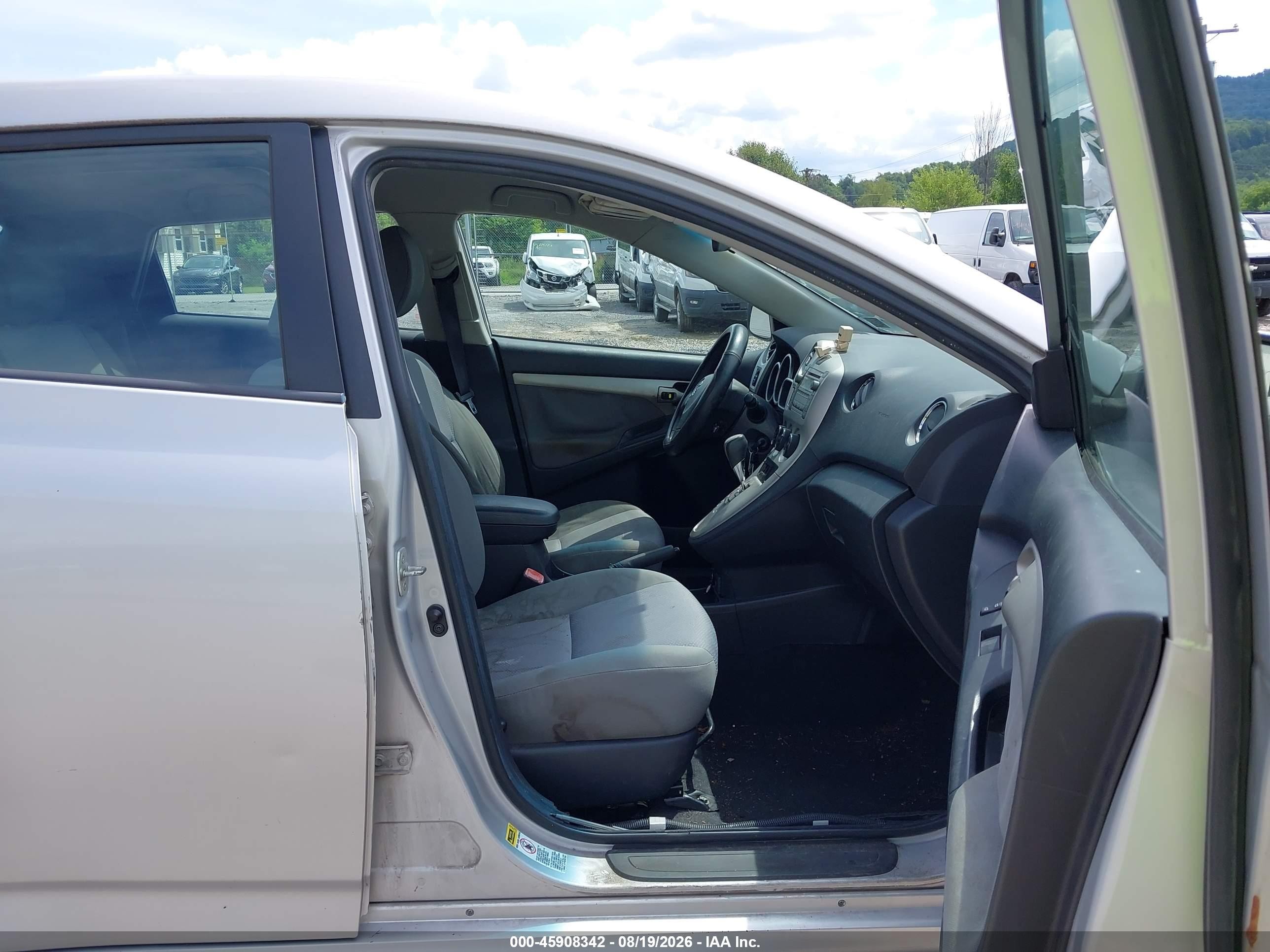 2009 Toyota Matrix S Silver vin: 2T1KE40E89C012736